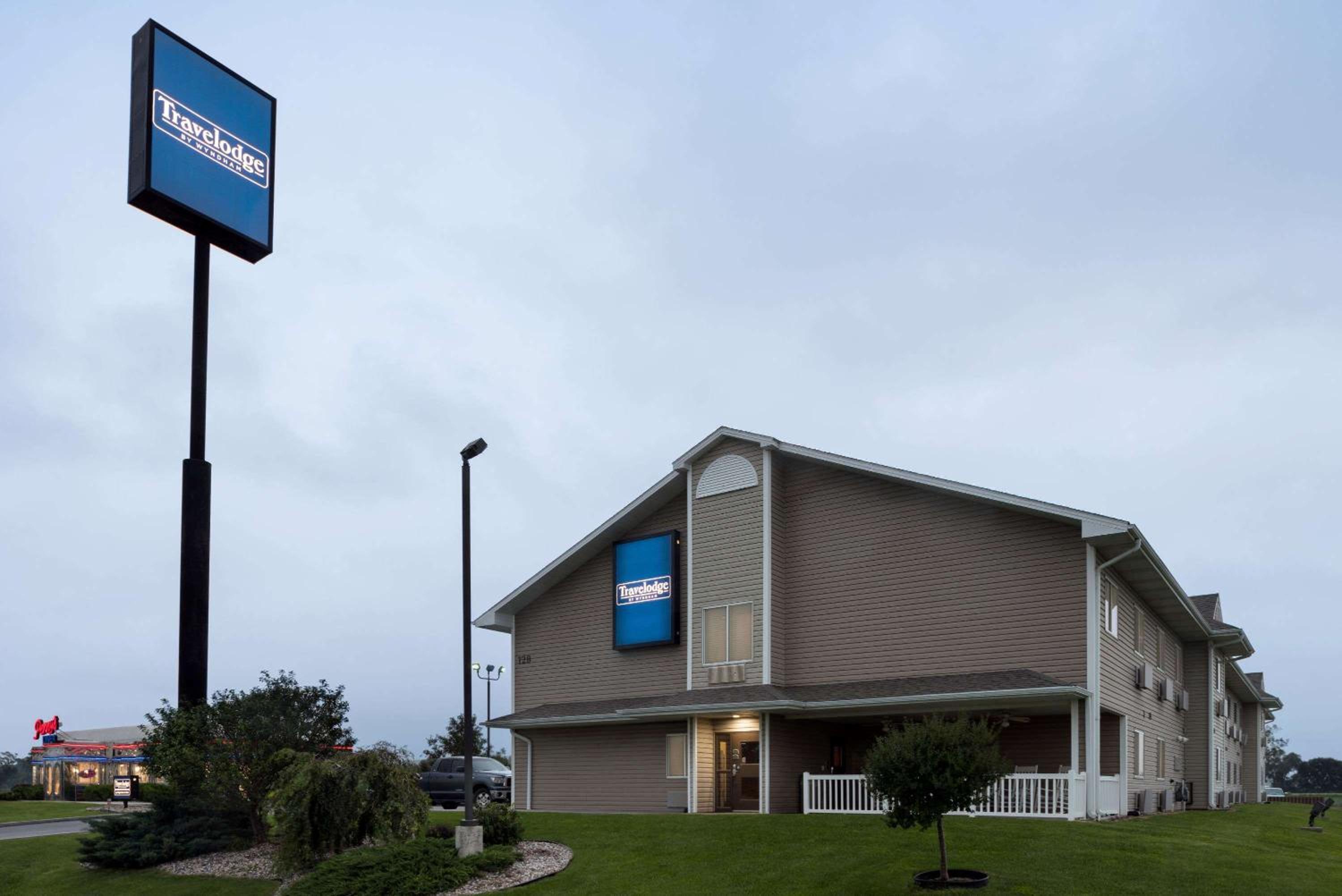 Travelodge by Wyndham Missouri Valley view 2