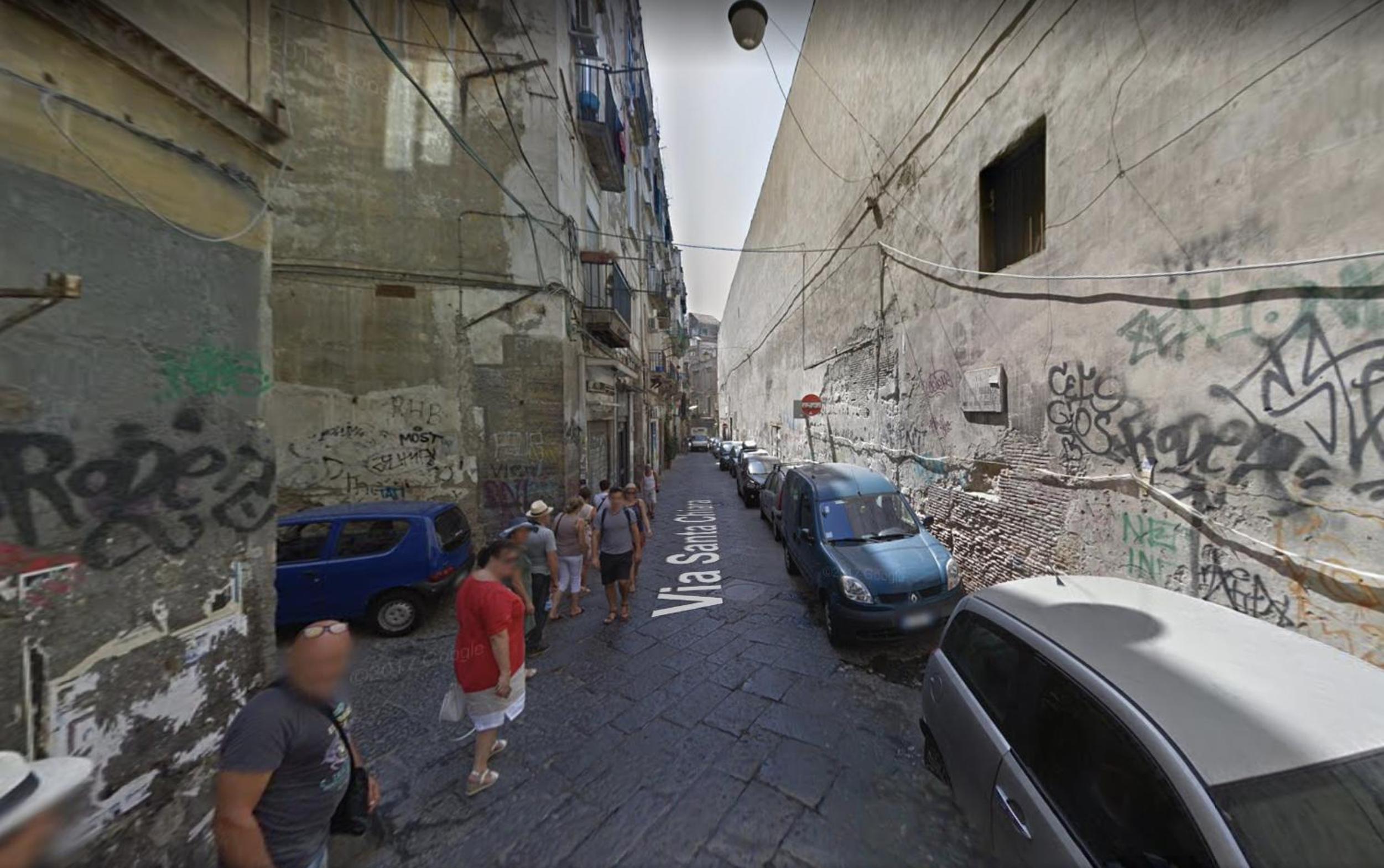 Lorenzo's Art Studio - SpaccaNapoli 2 minuti