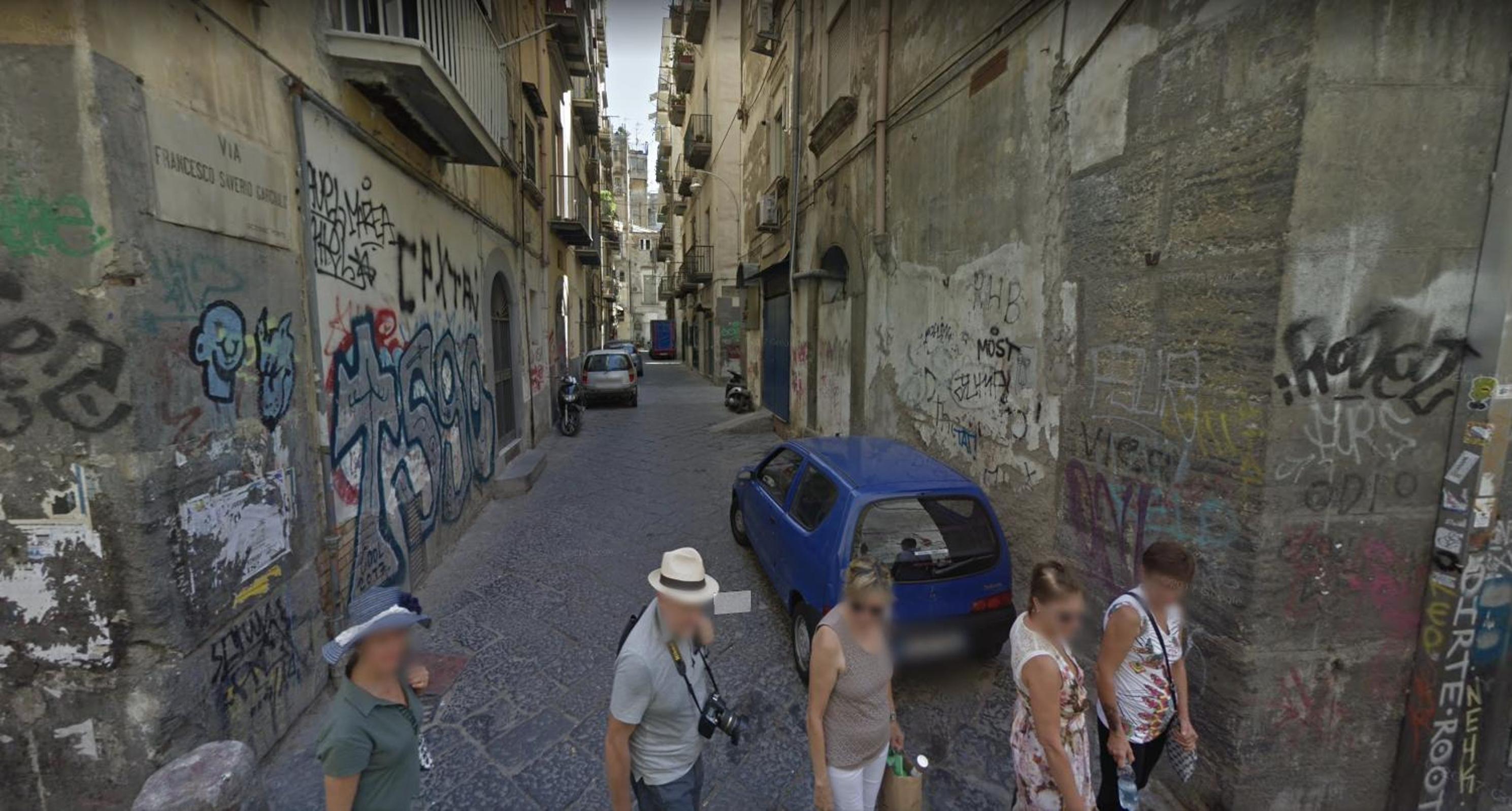 Lorenzo's Art Studio - SpaccaNapoli 2 minuti