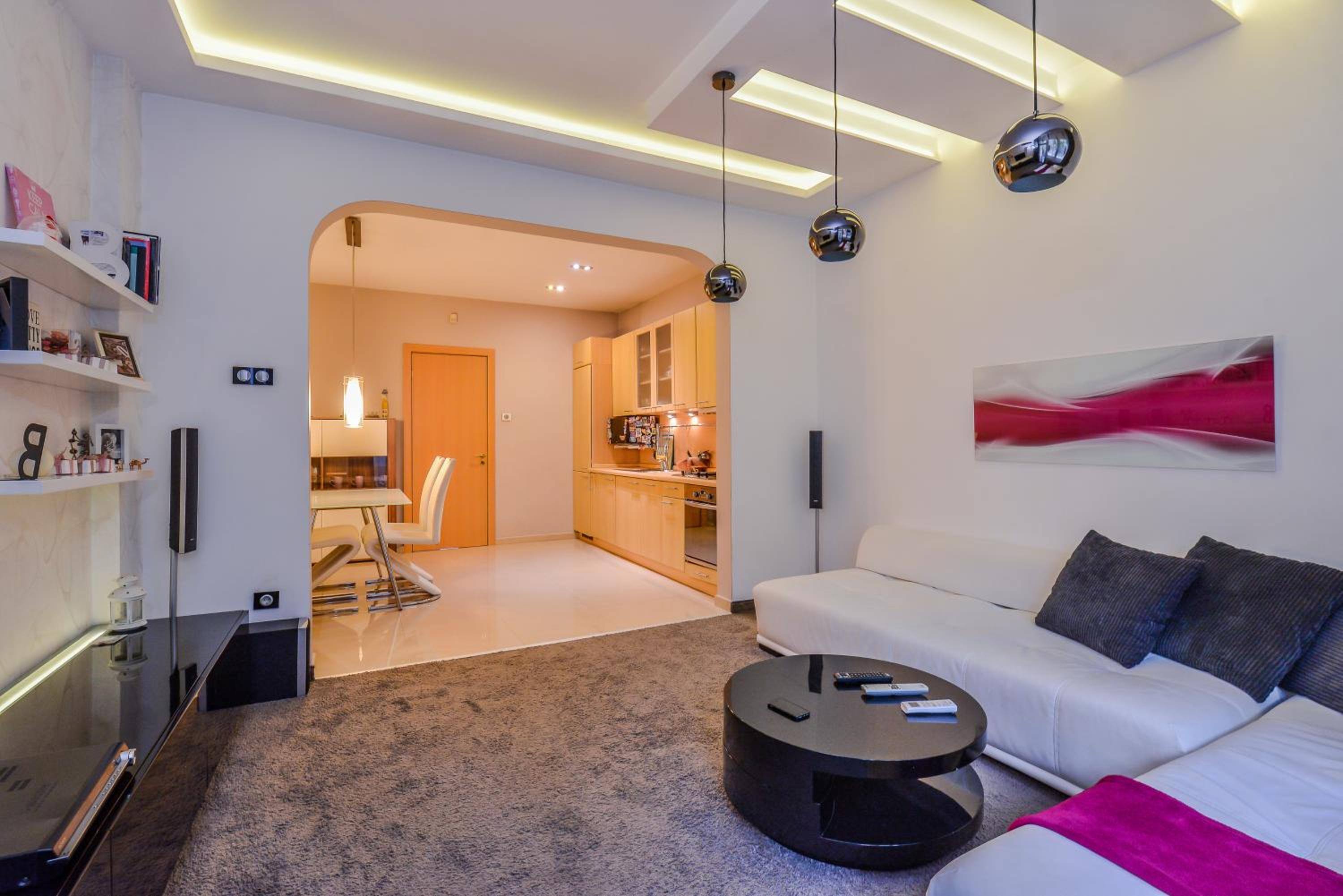 Extravaganzzo - Super Central One Bedroom Modern Apartment by Flat Mаnager