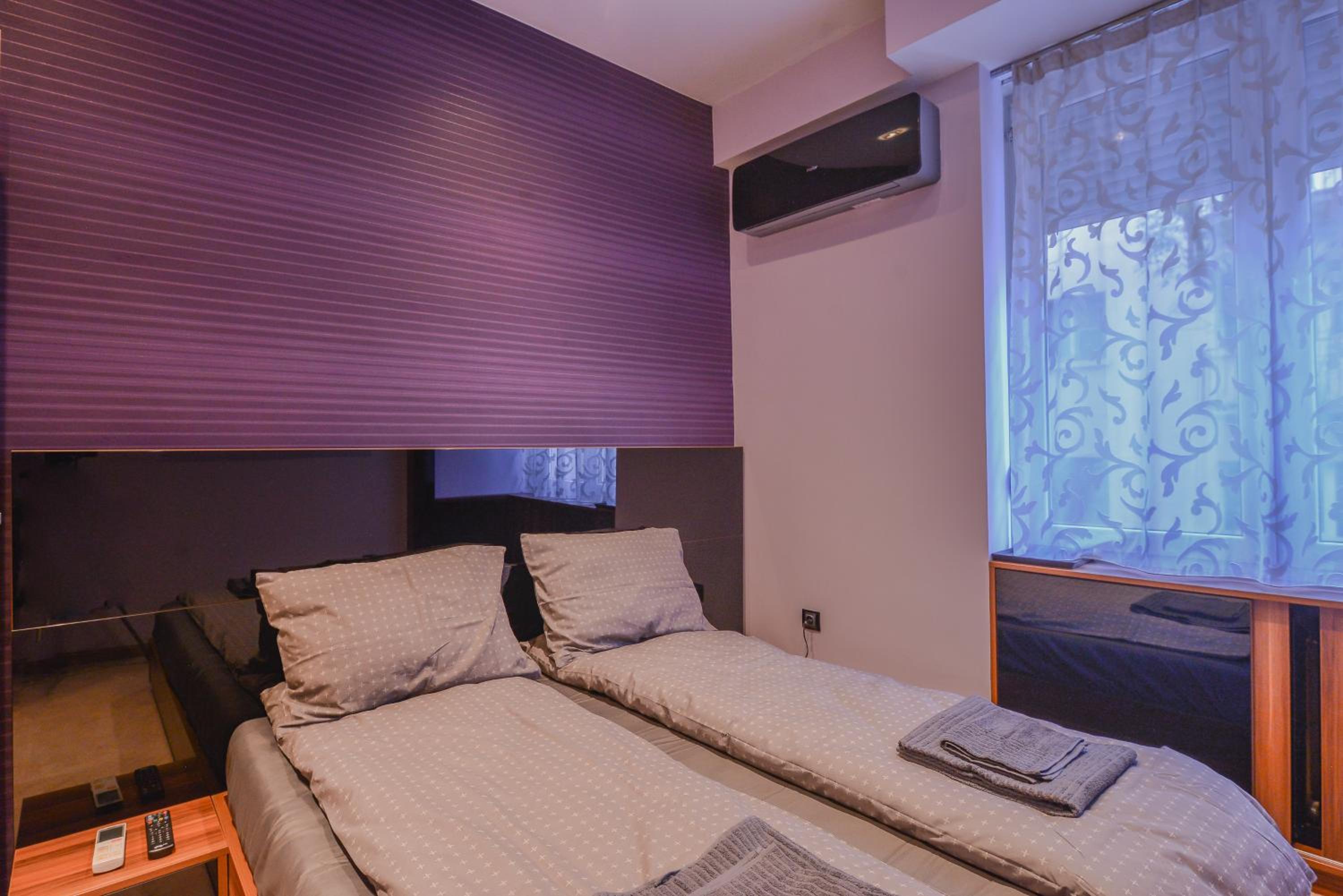 Extravaganzzo - Super Central One Bedroom Modern Apartment by Flat Mаnager