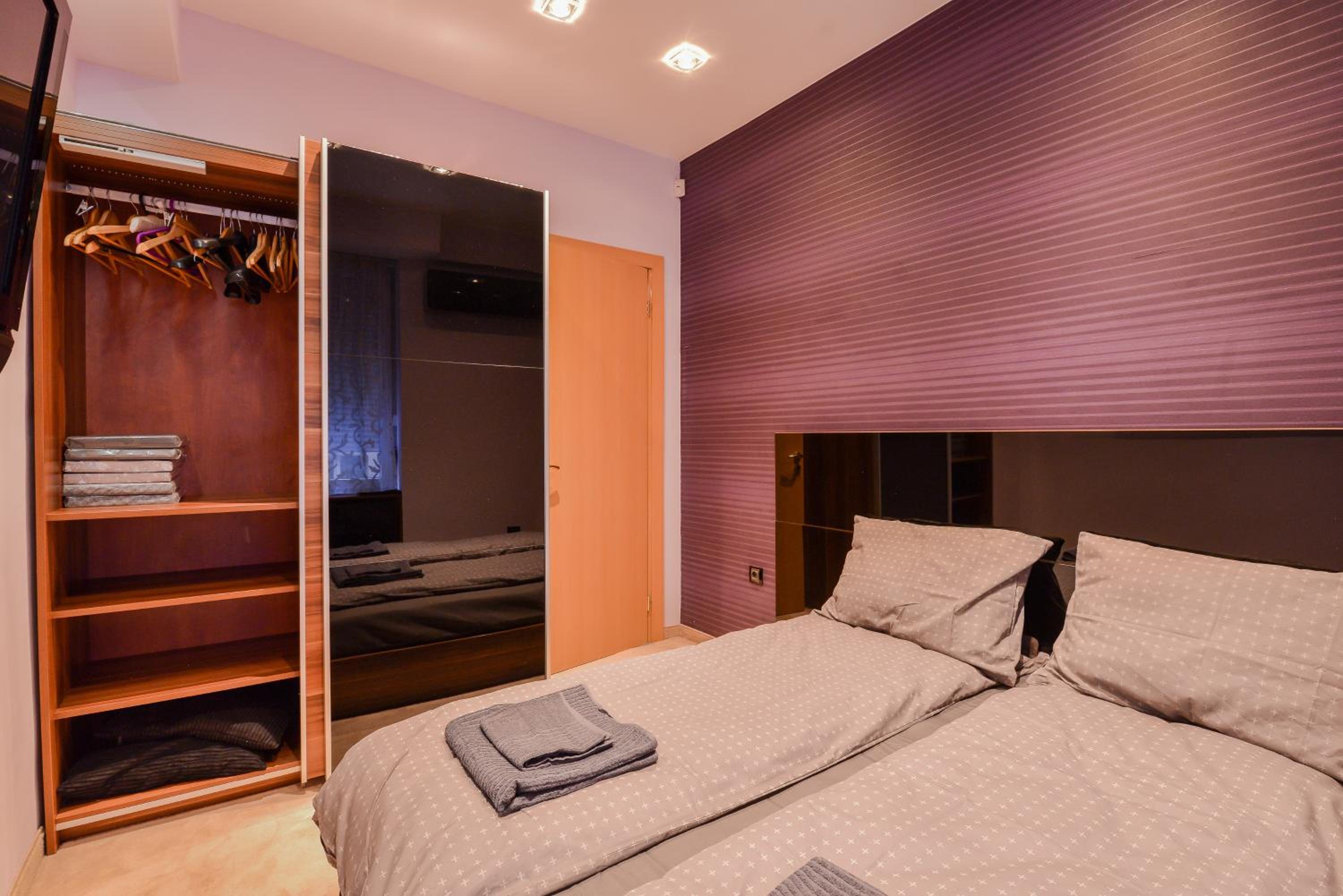 Extravaganzzo - Super Central One Bedroom Modern Apartment by Flat Mаnager