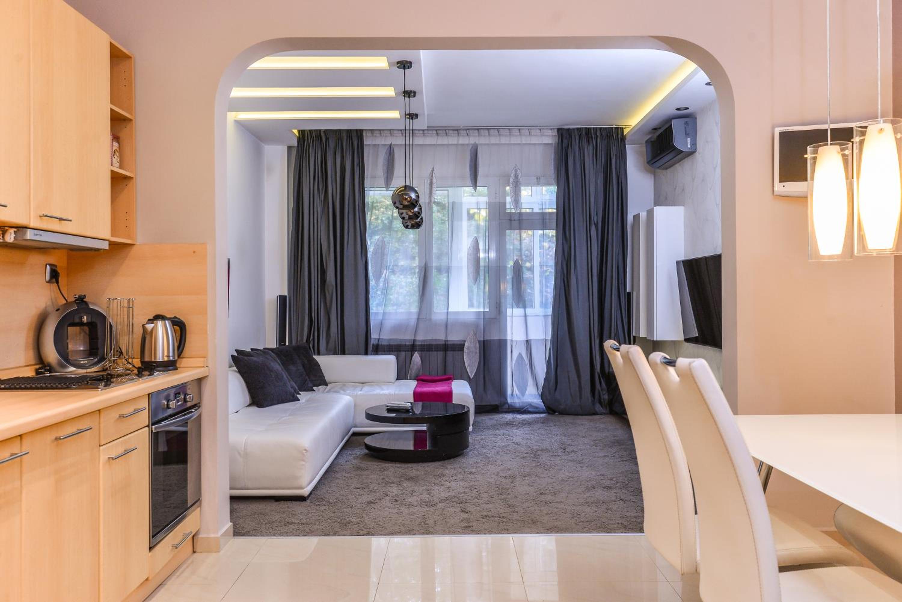 Extravaganzzo - Super Central One Bedroom Modern Apartment by Flat Mаnager
