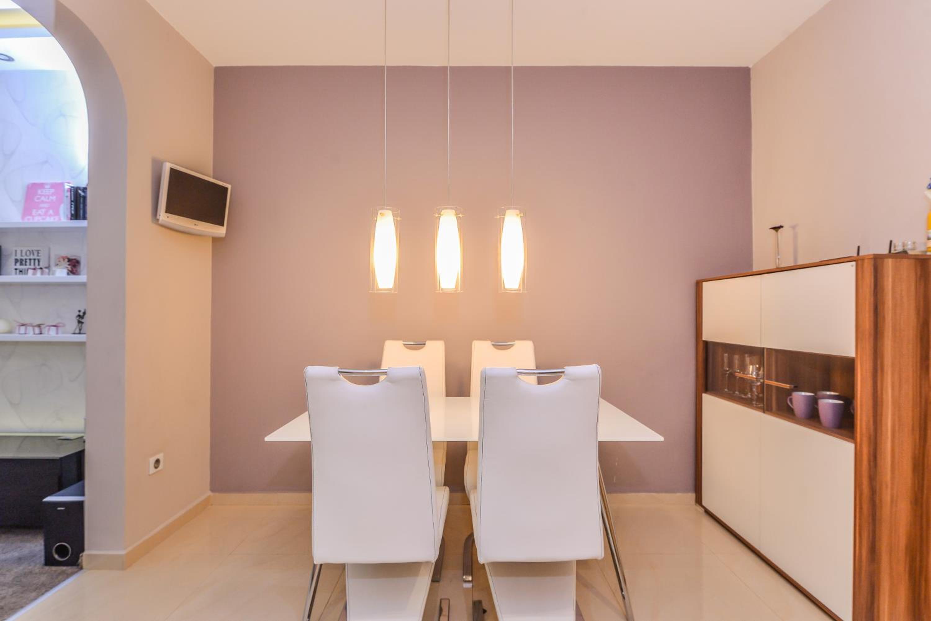 Extravaganzzo - Super Central One Bedroom Modern Apartment by Flat Mаnager