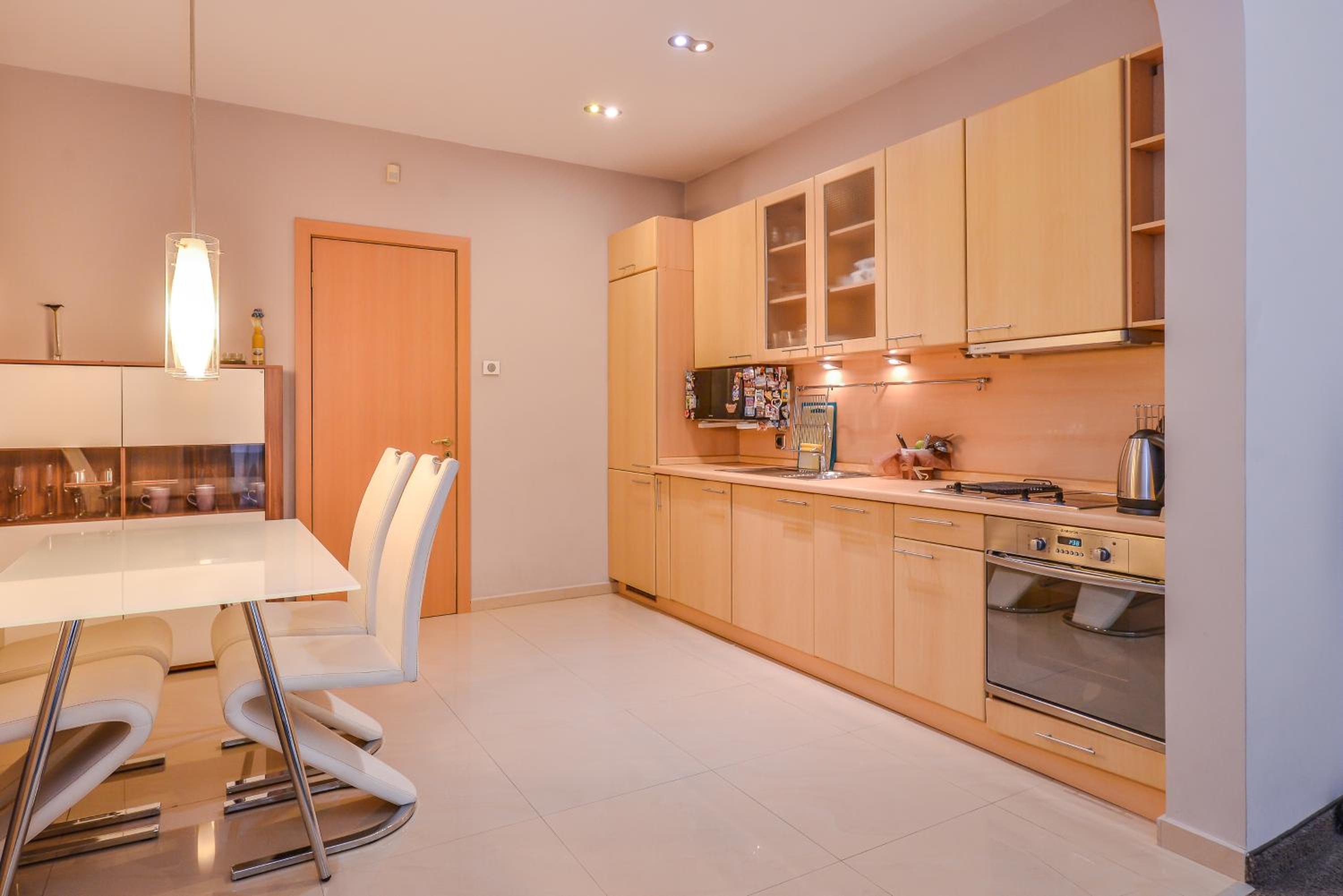 Extravaganzzo - Super Central One Bedroom Modern Apartment by Flat Mаnager