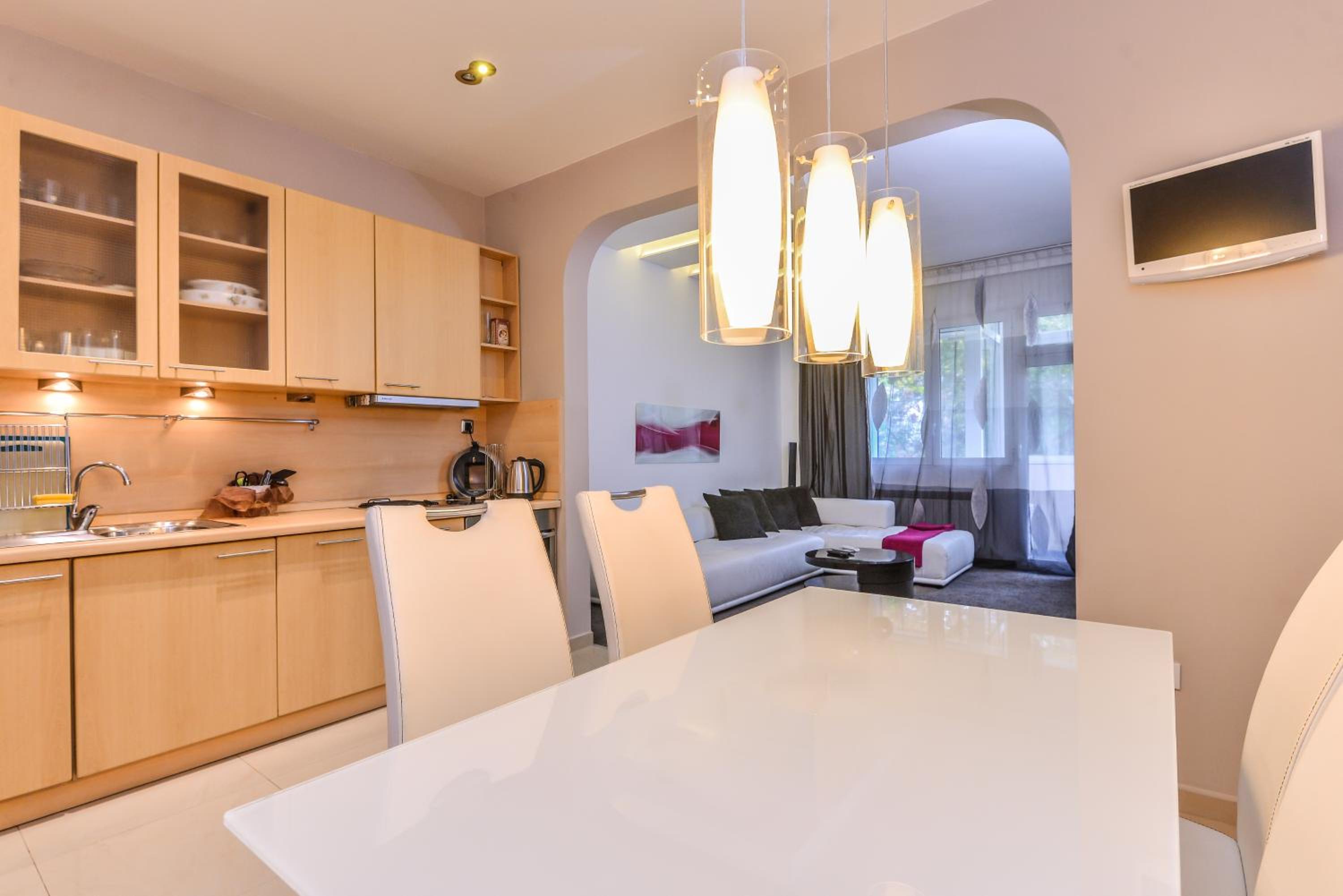 Extravaganzzo - Super Central One Bedroom Modern Apartment by Flat Mаnager