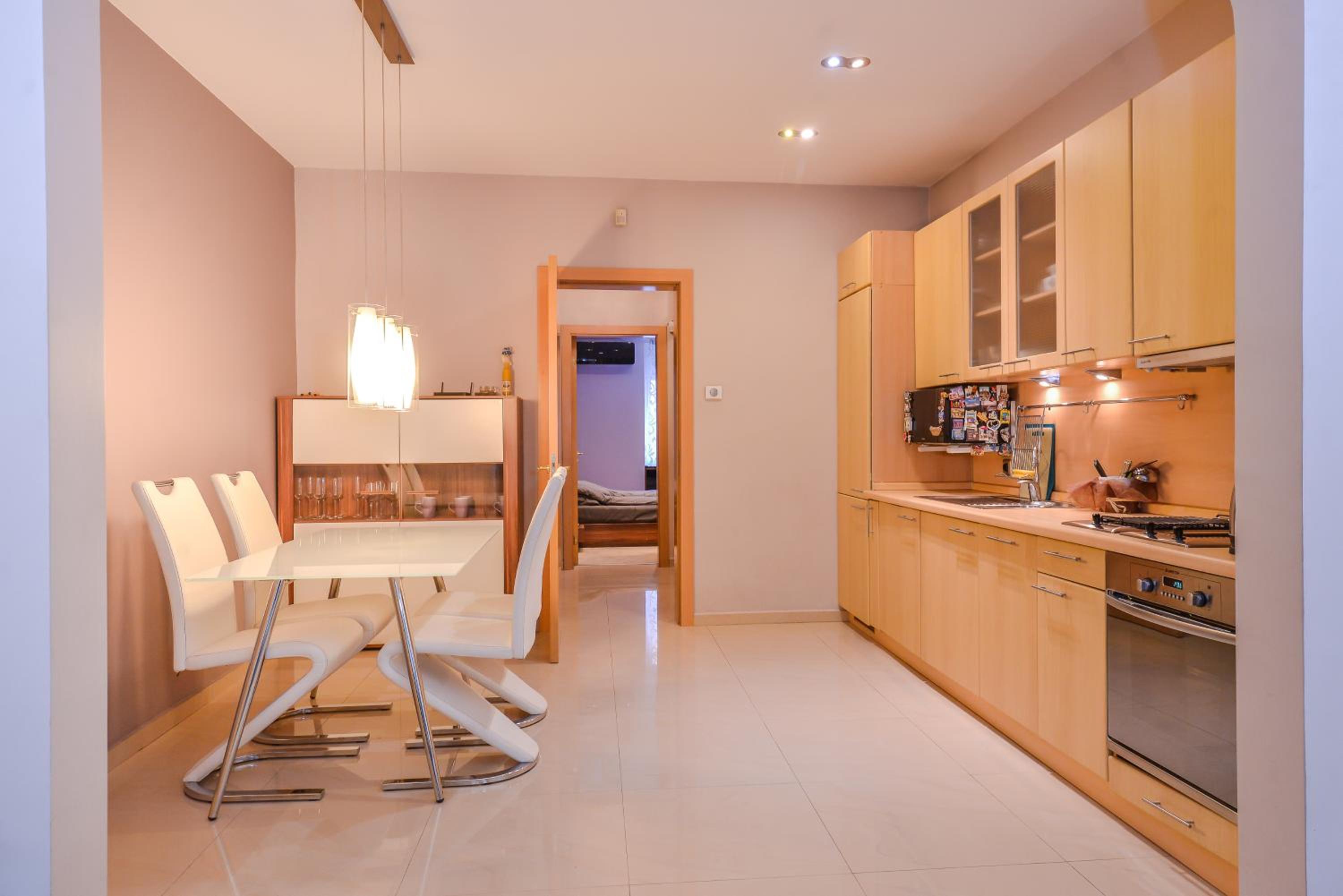 Extravaganzzo - Super Central One Bedroom Modern Apartment by Flat Mаnager
