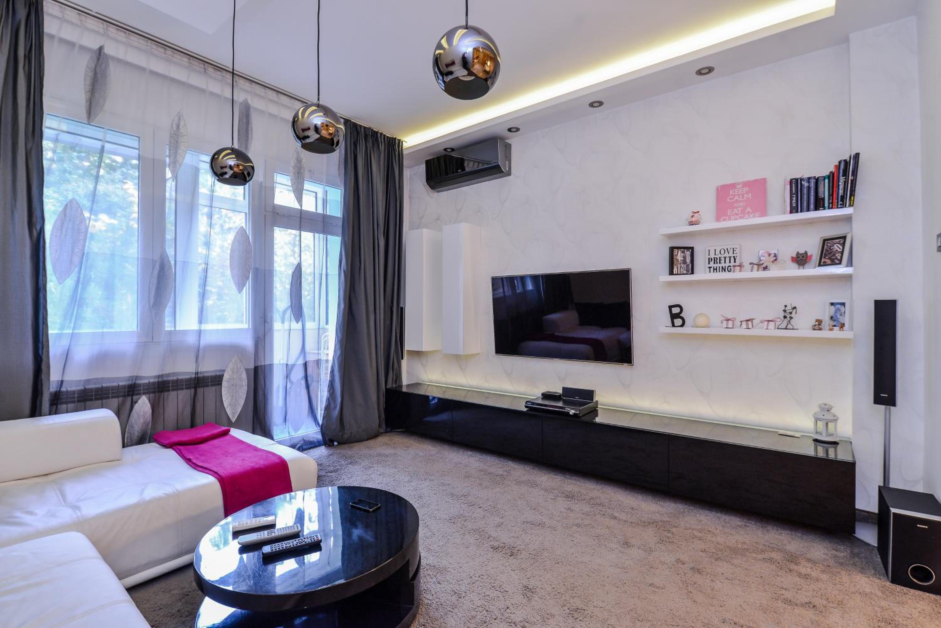 Extravaganzzo - Super Central One Bedroom Modern Apartment by Flat Mаnager
