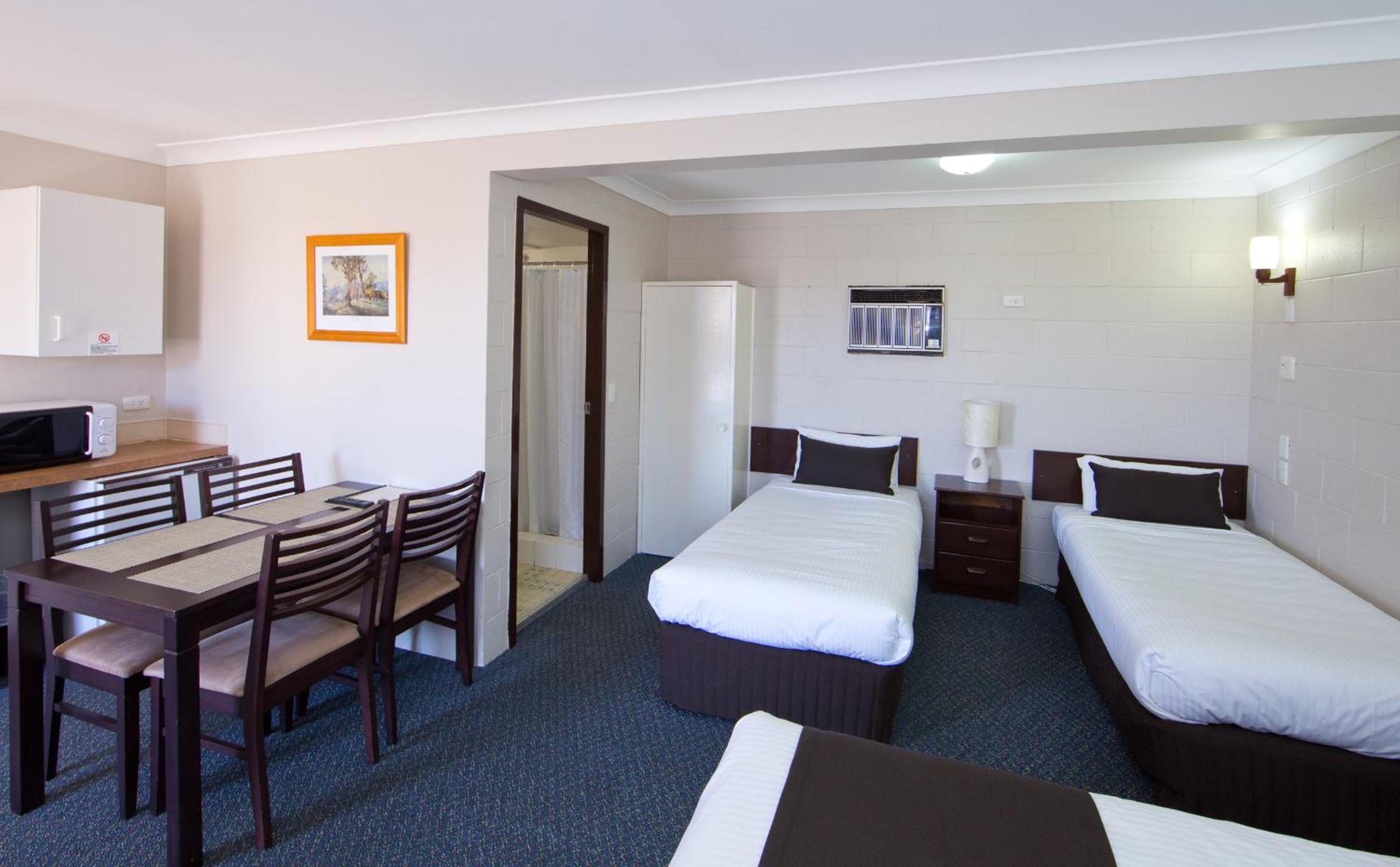 Hideaway Motor Inn