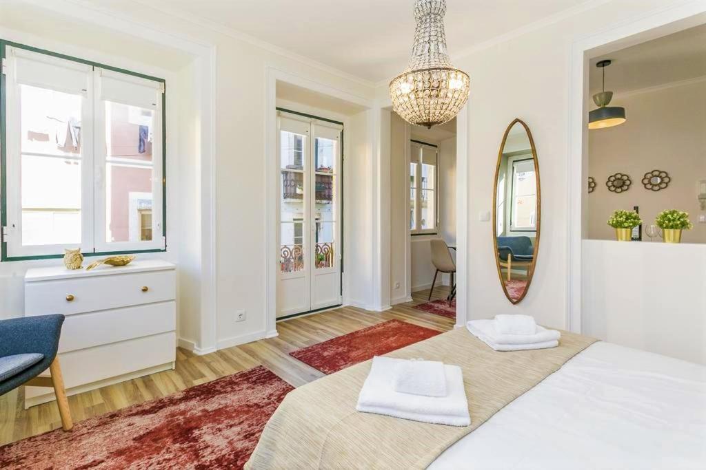 N1 Lisbon Center Romance Apartment view 4