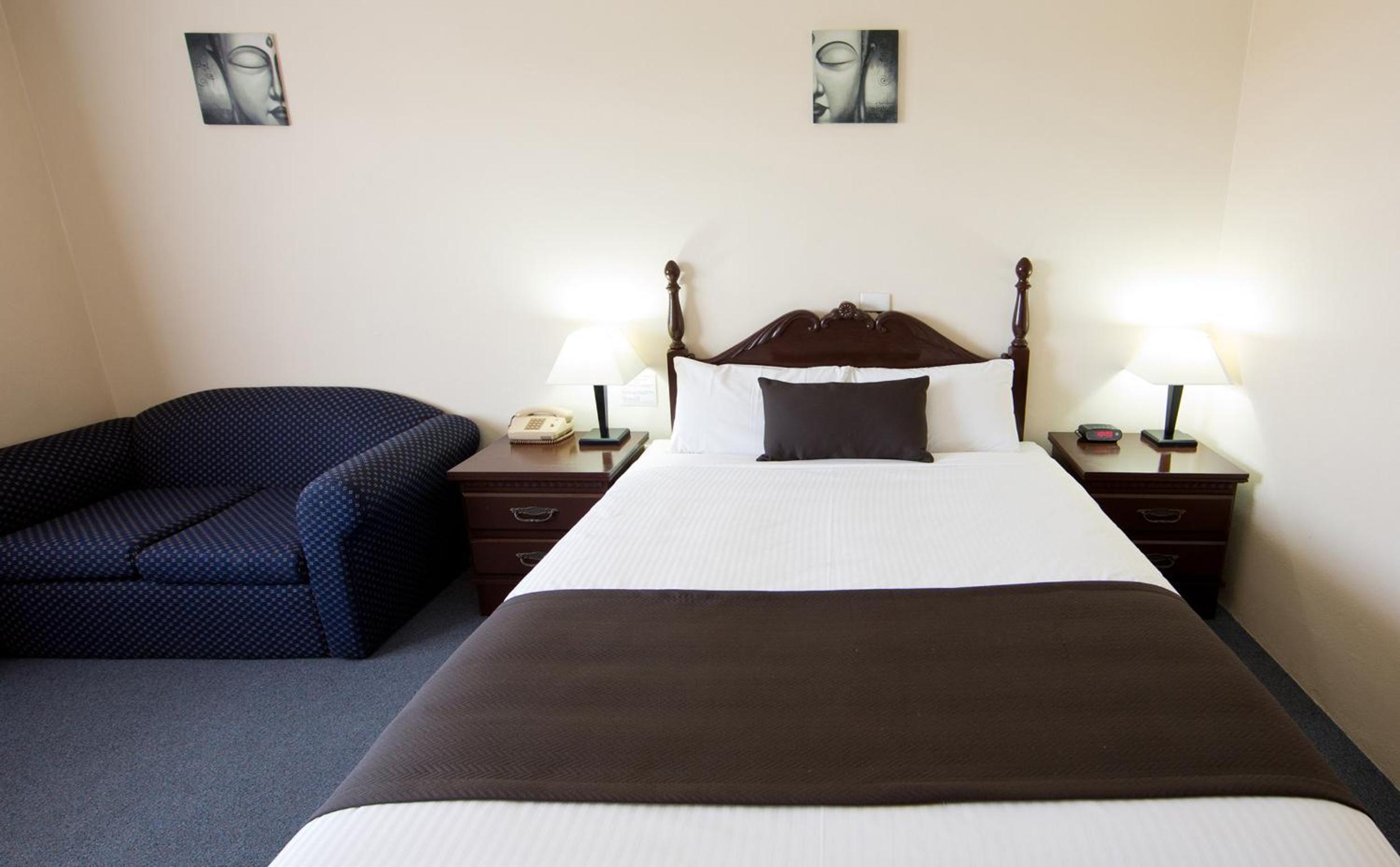 Hideaway Motor Inn