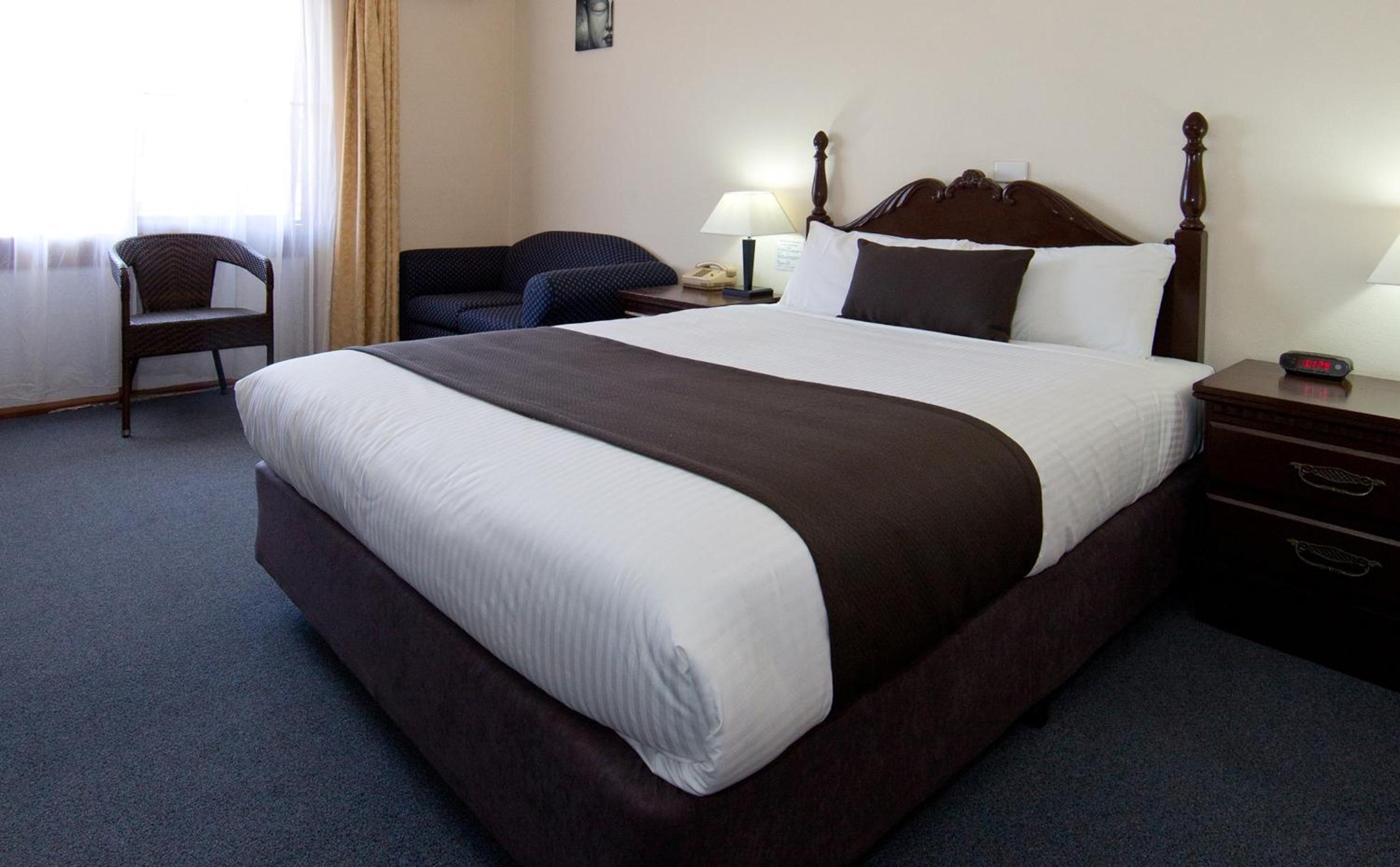 Hideaway Motor Inn