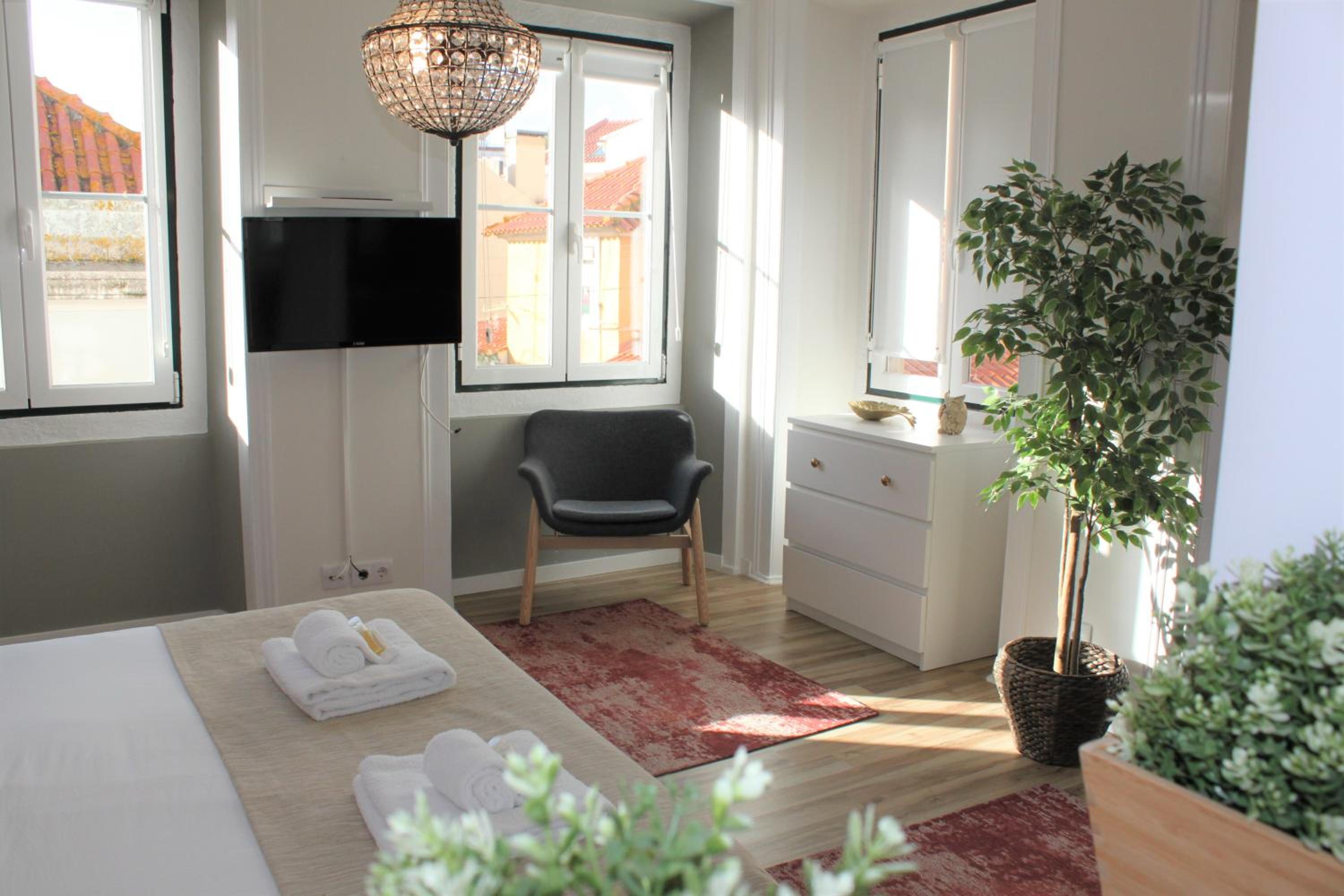 N1 Lisbon Center Romance Apartment view 5