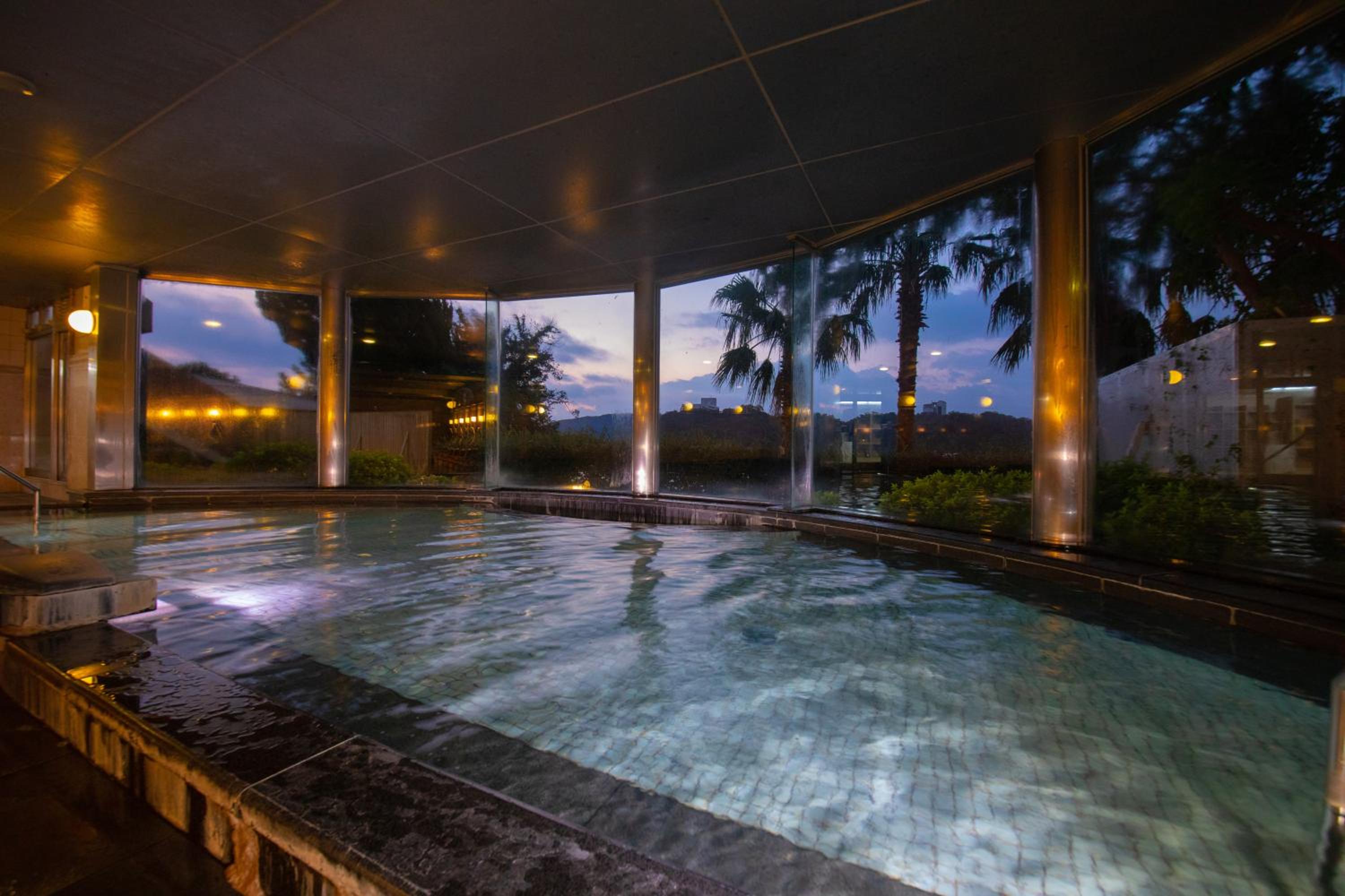 Toba Grand Hotel