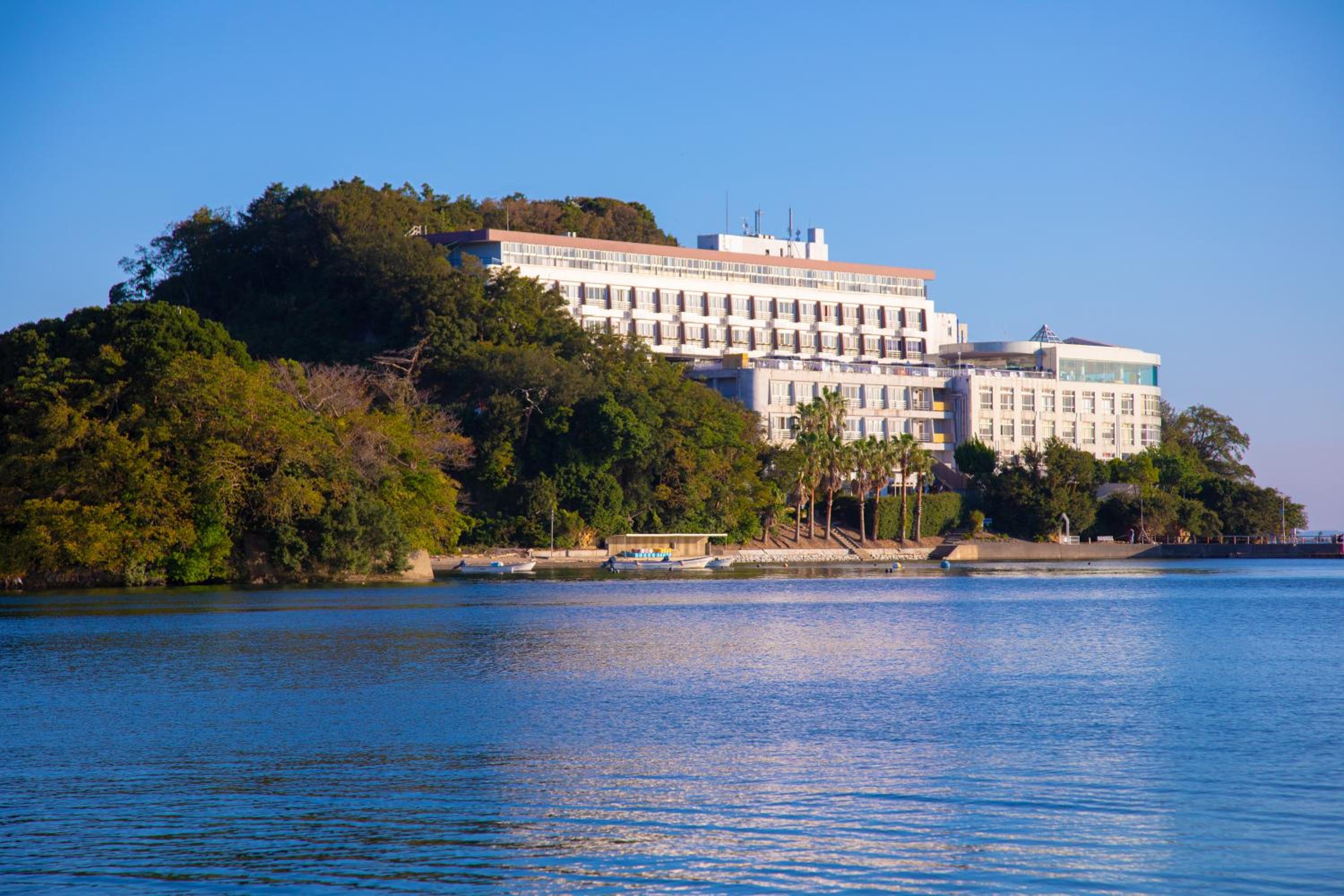 Toba Grand Hotel