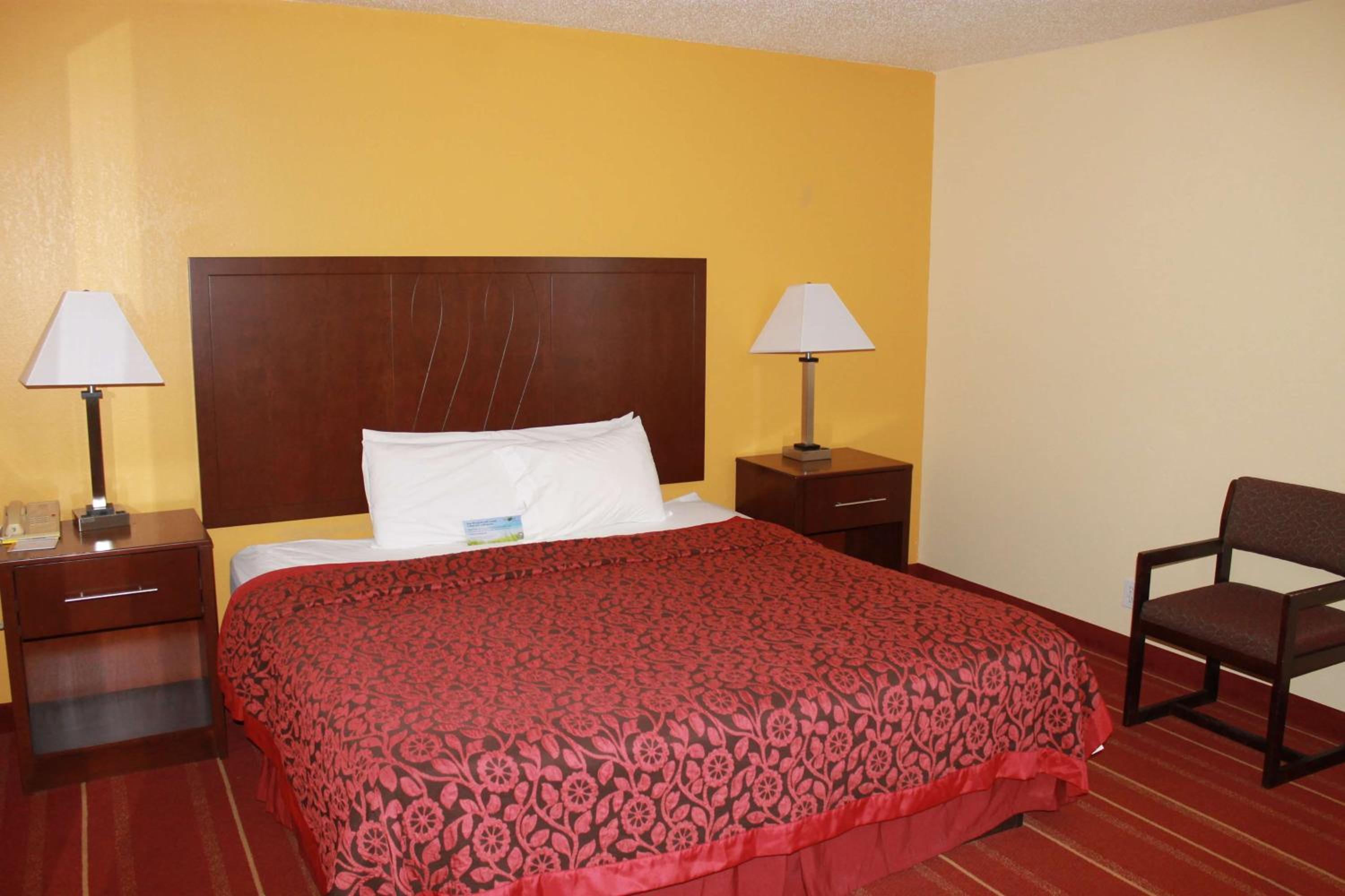 Days Inn by Wyndham Walcott Davenport view 5