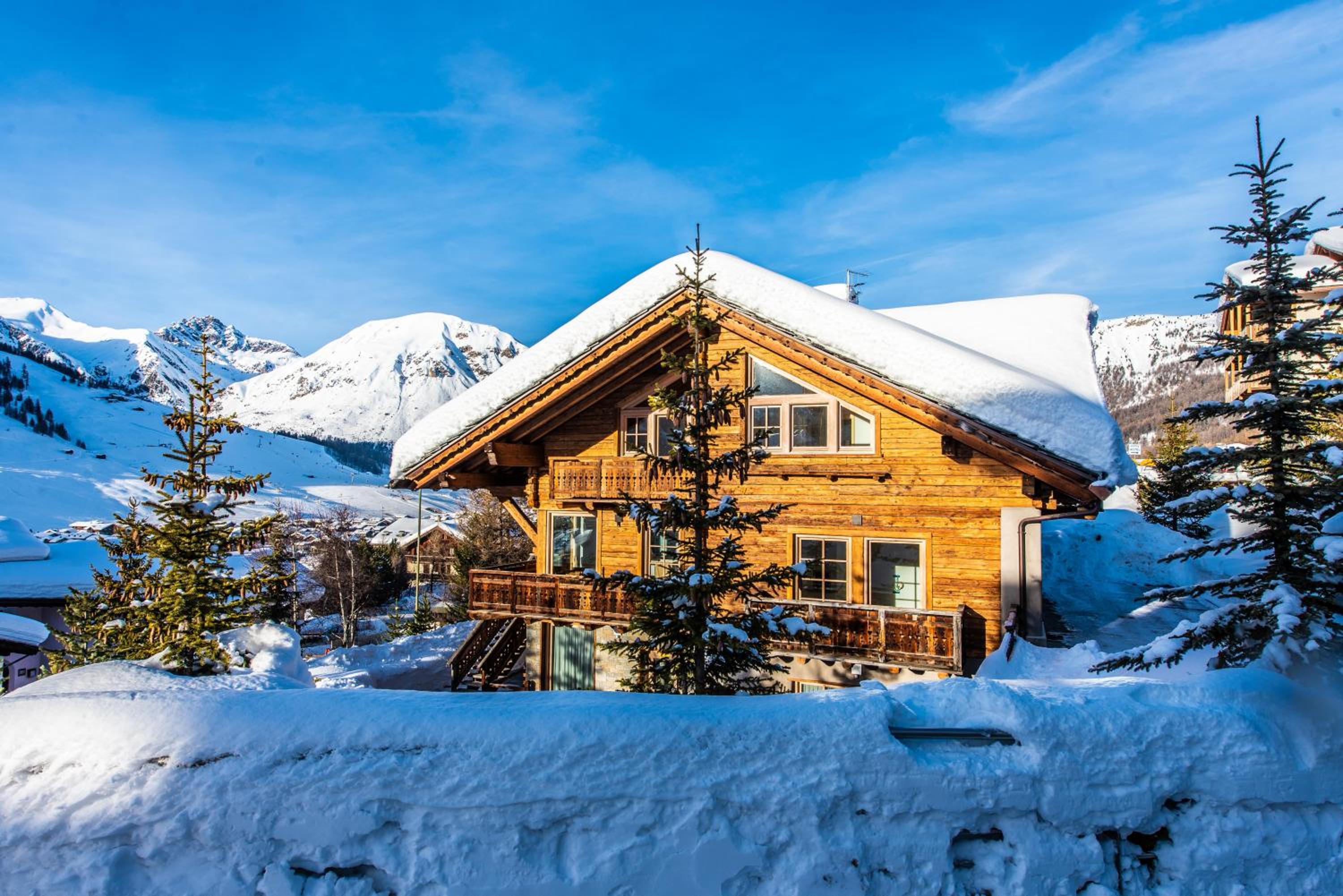 Chalet Snowflake view 4