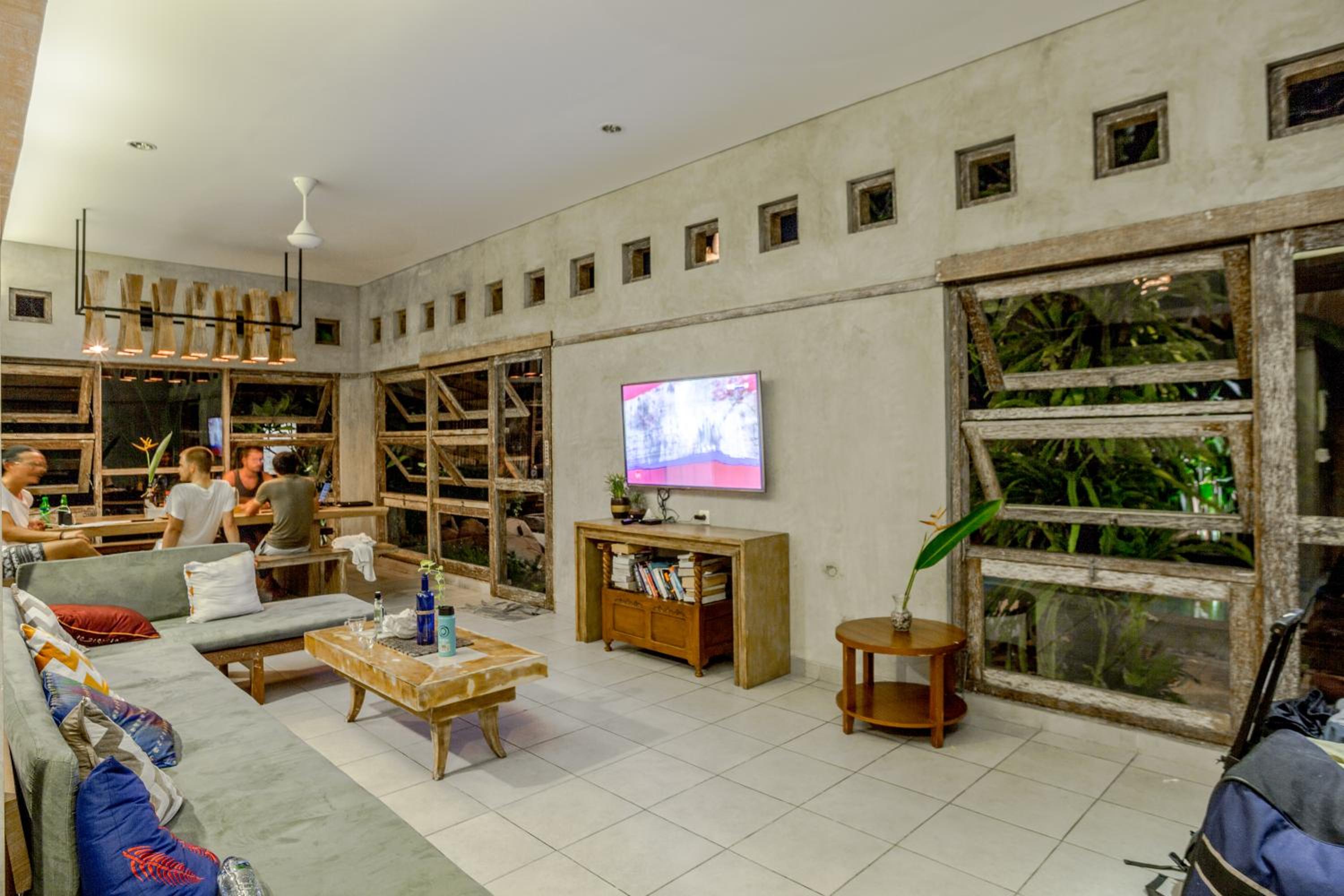 Lokal Bali Hostel
