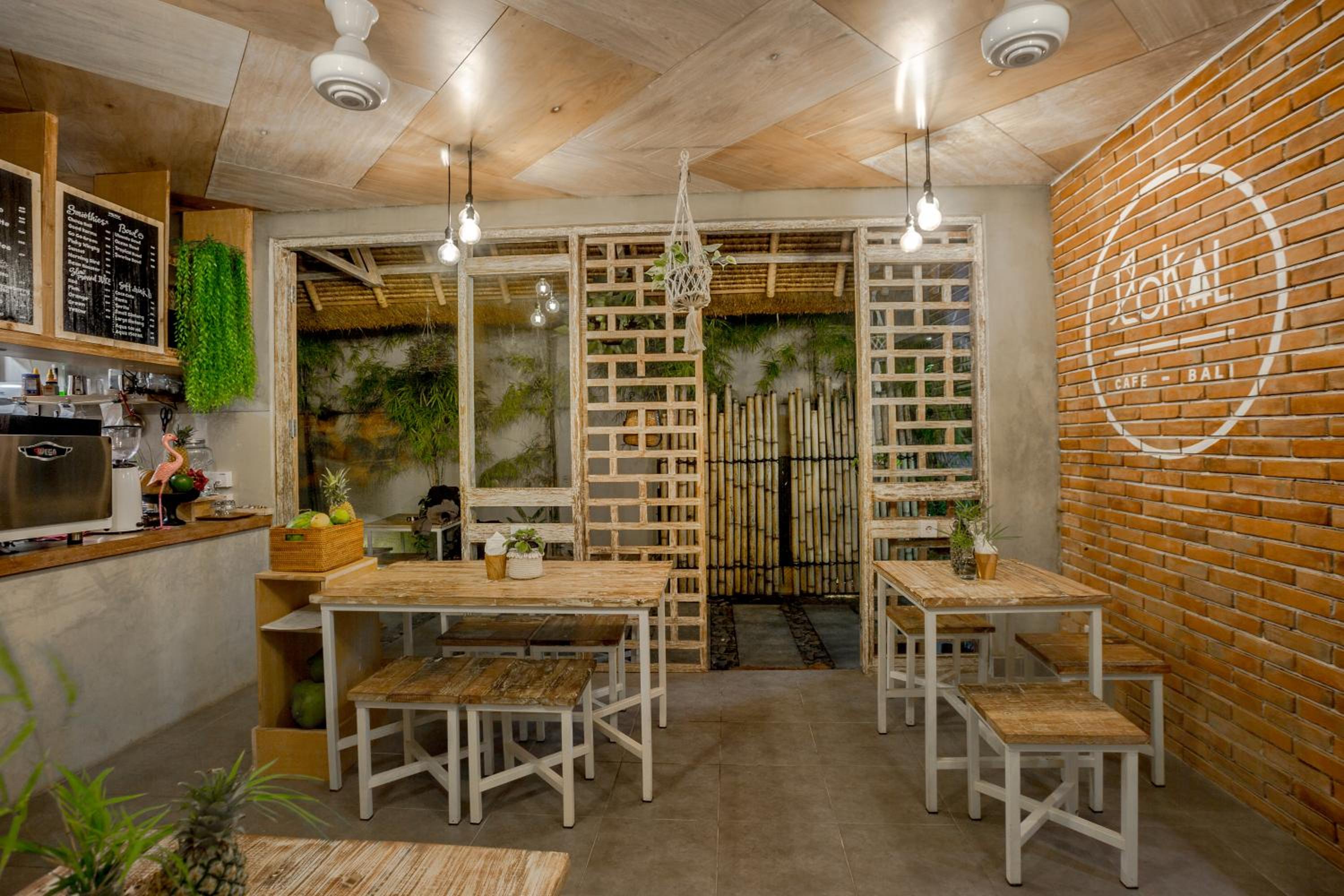 Lokal Bali Hostel