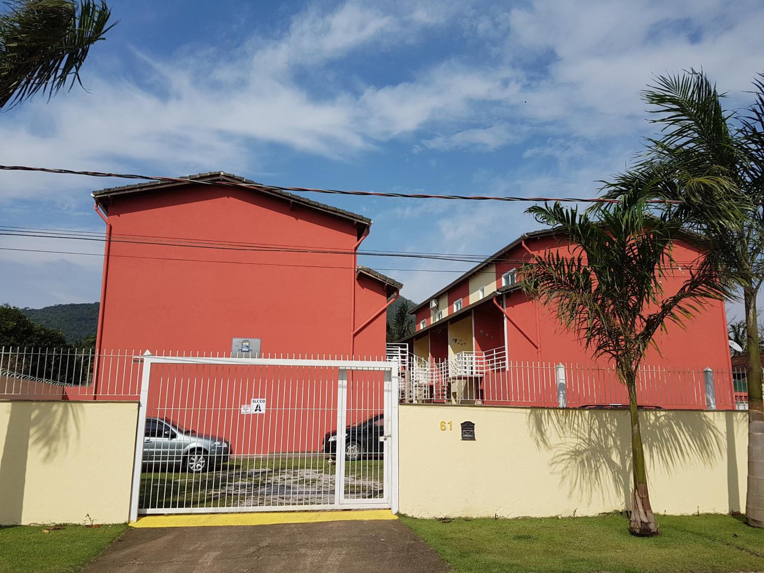 Apartamentos em Maranduba - 50m da praia view 2