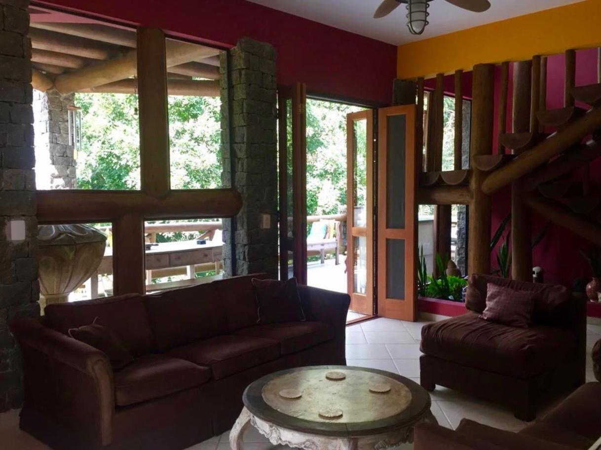 Villa Cachoeira da Rocha
