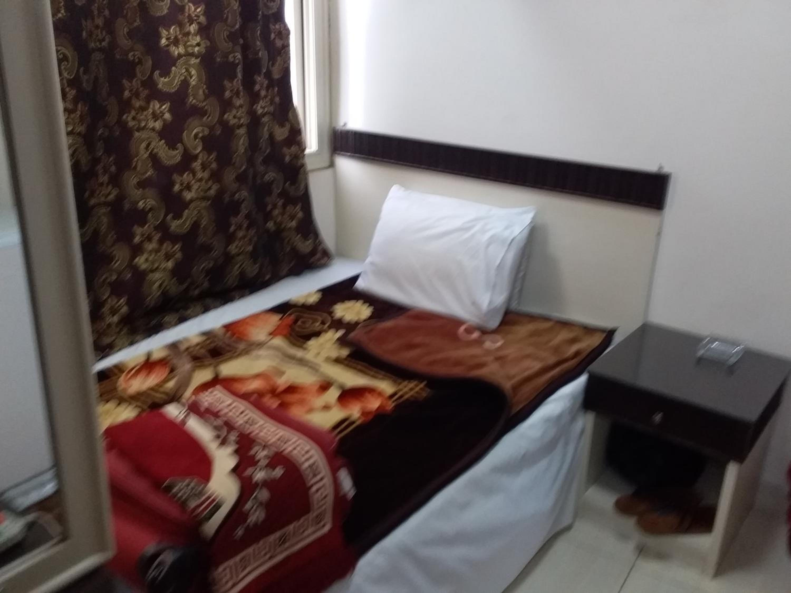 Isis Hostel 2