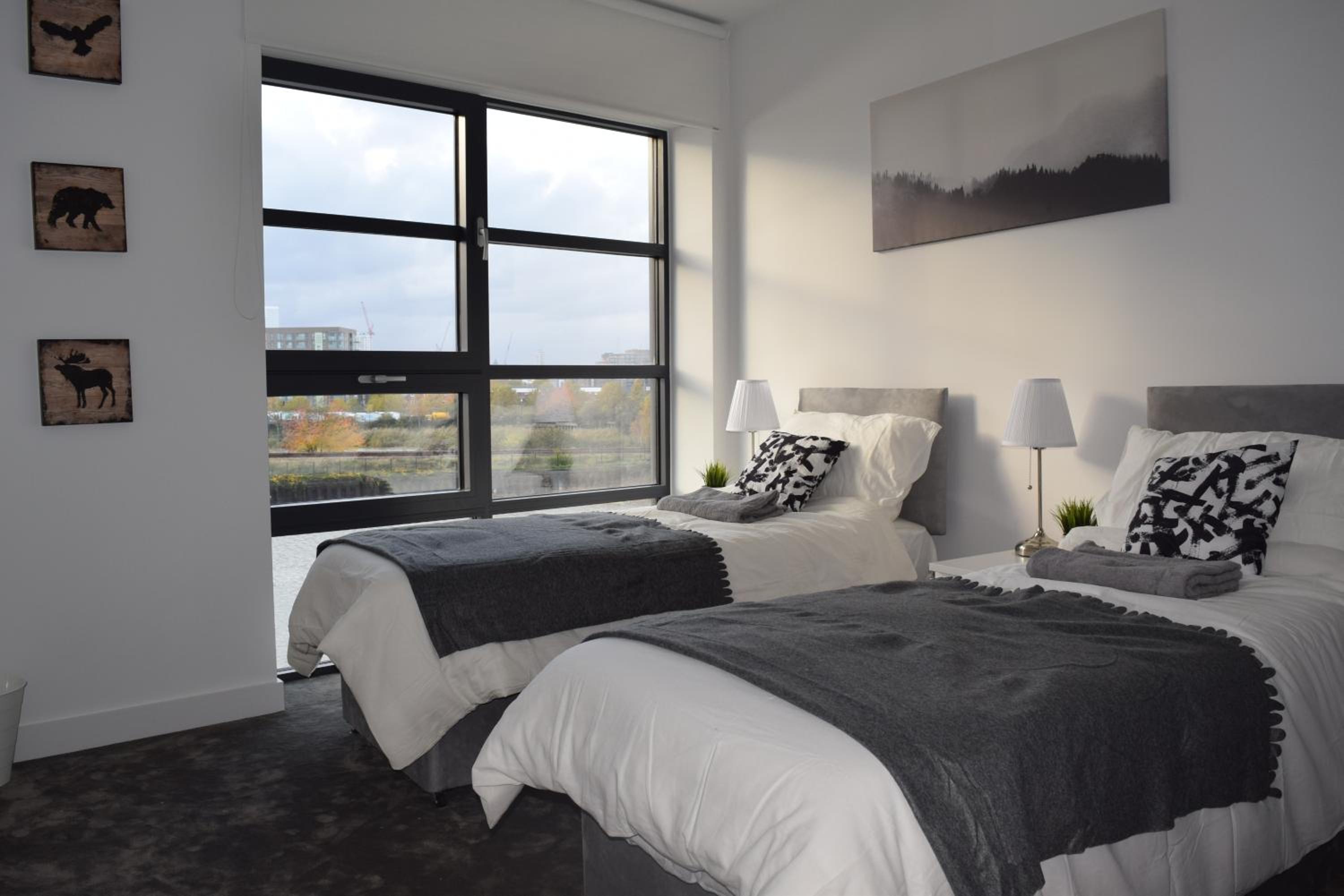 London City Island 3 Bedroom Luxury Apartments, Canary Wharf, E14