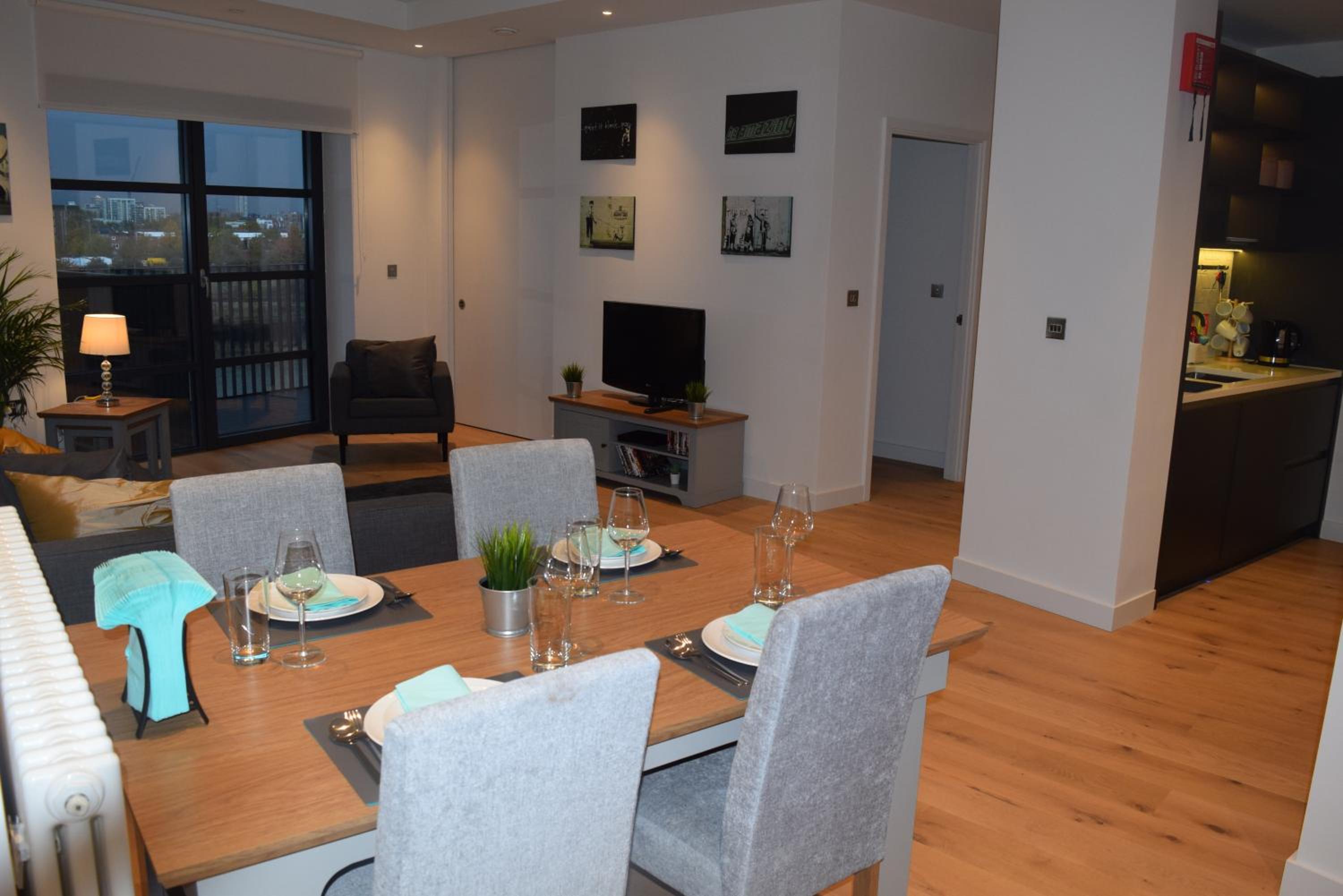 London City Island 3 Bedroom Luxury Apartments, Canary Wharf, E14