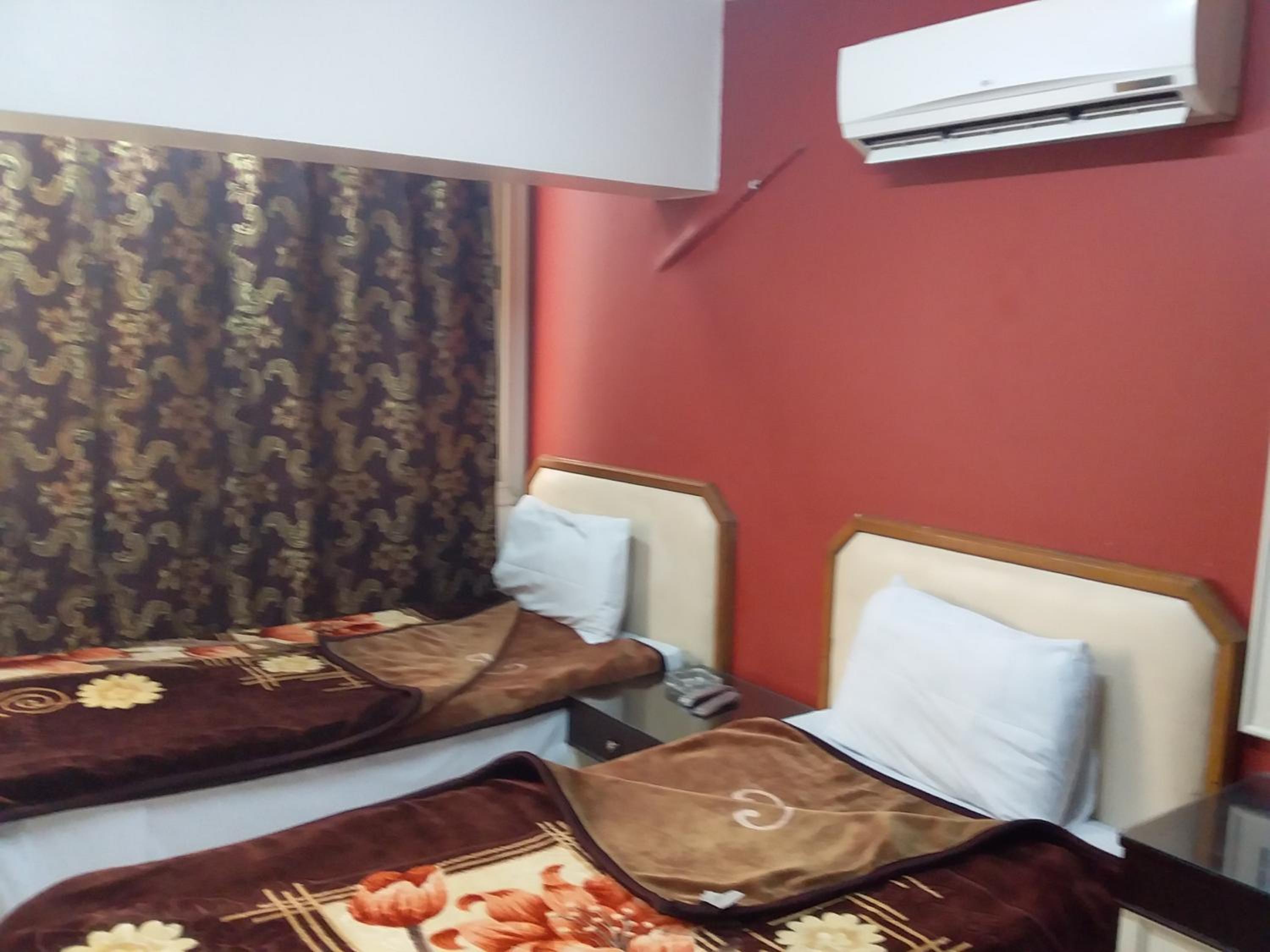Isis Hostel 2