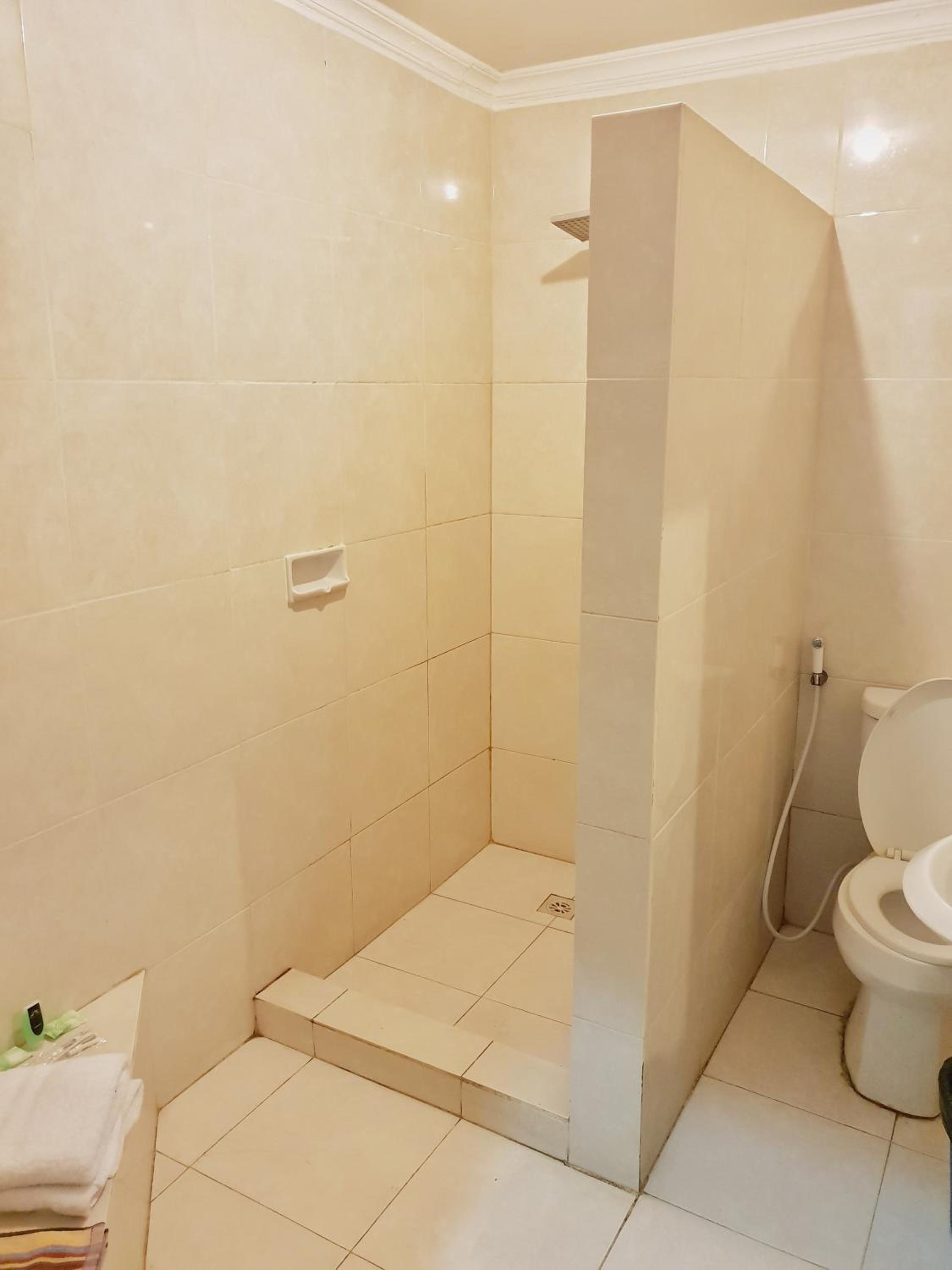 77 Sunset Plaza, Cisolok - 22
