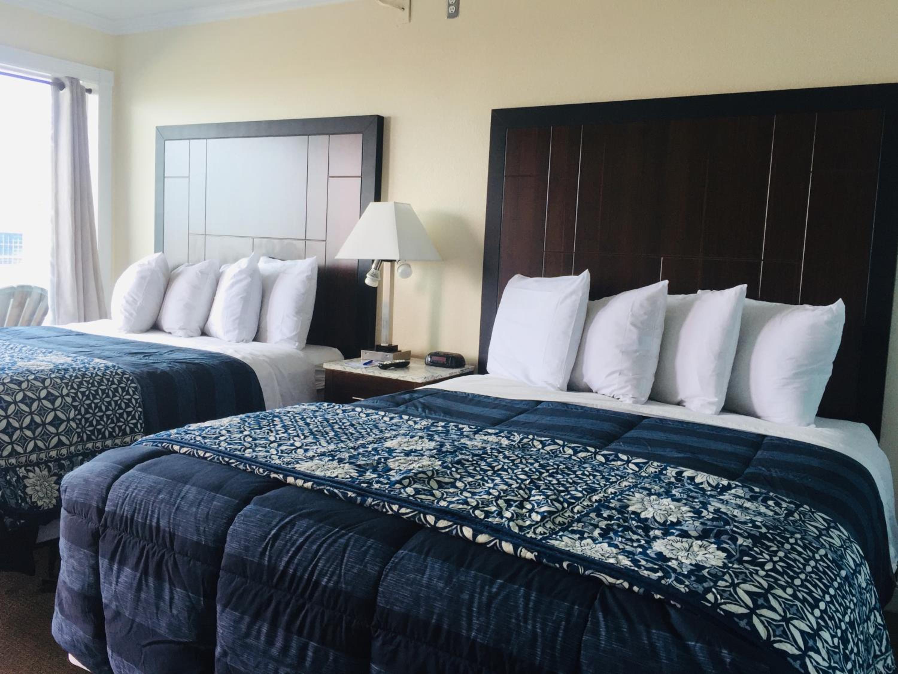 Dolphin Cove Motel