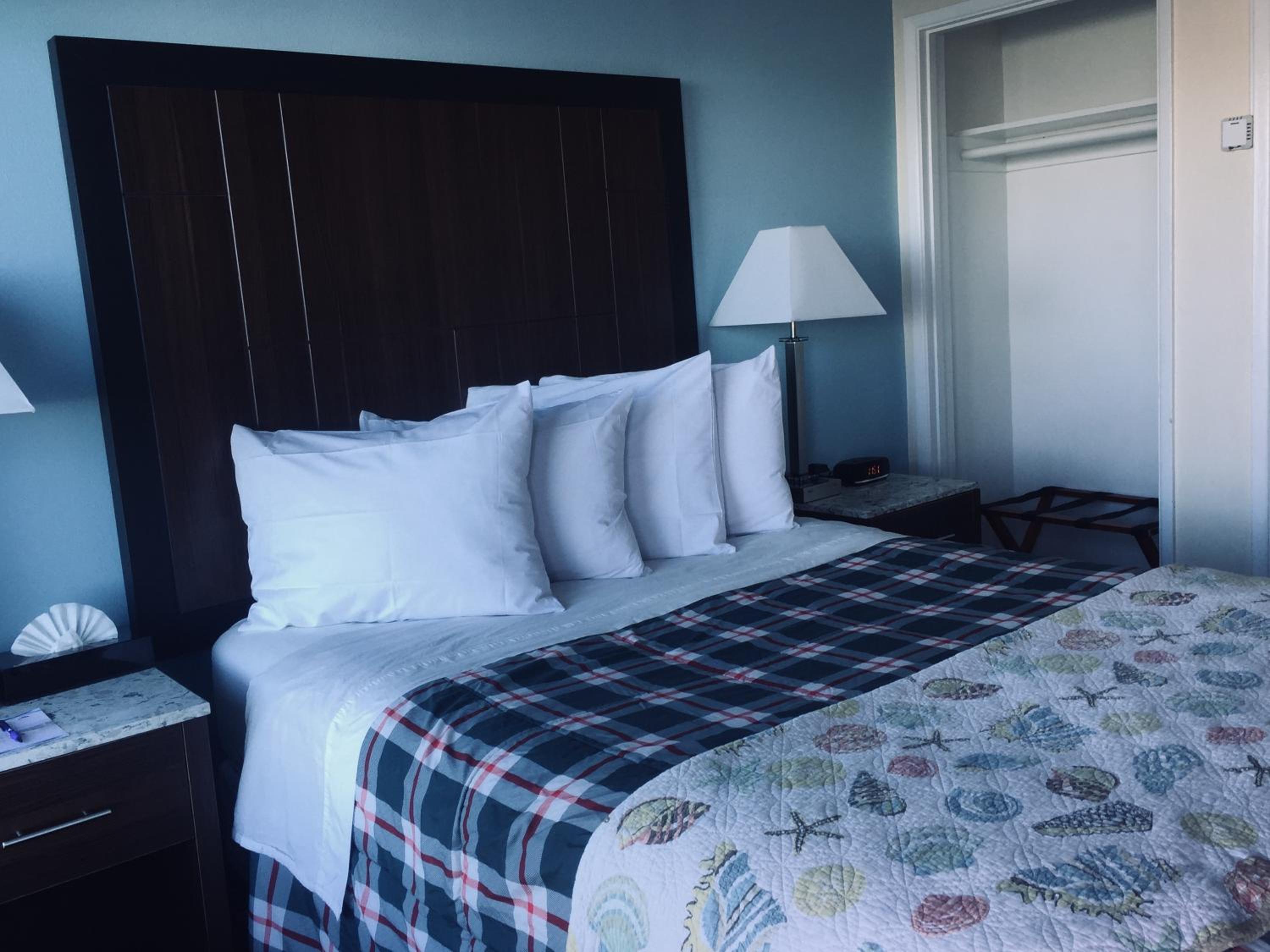 Dolphin Cove Motel