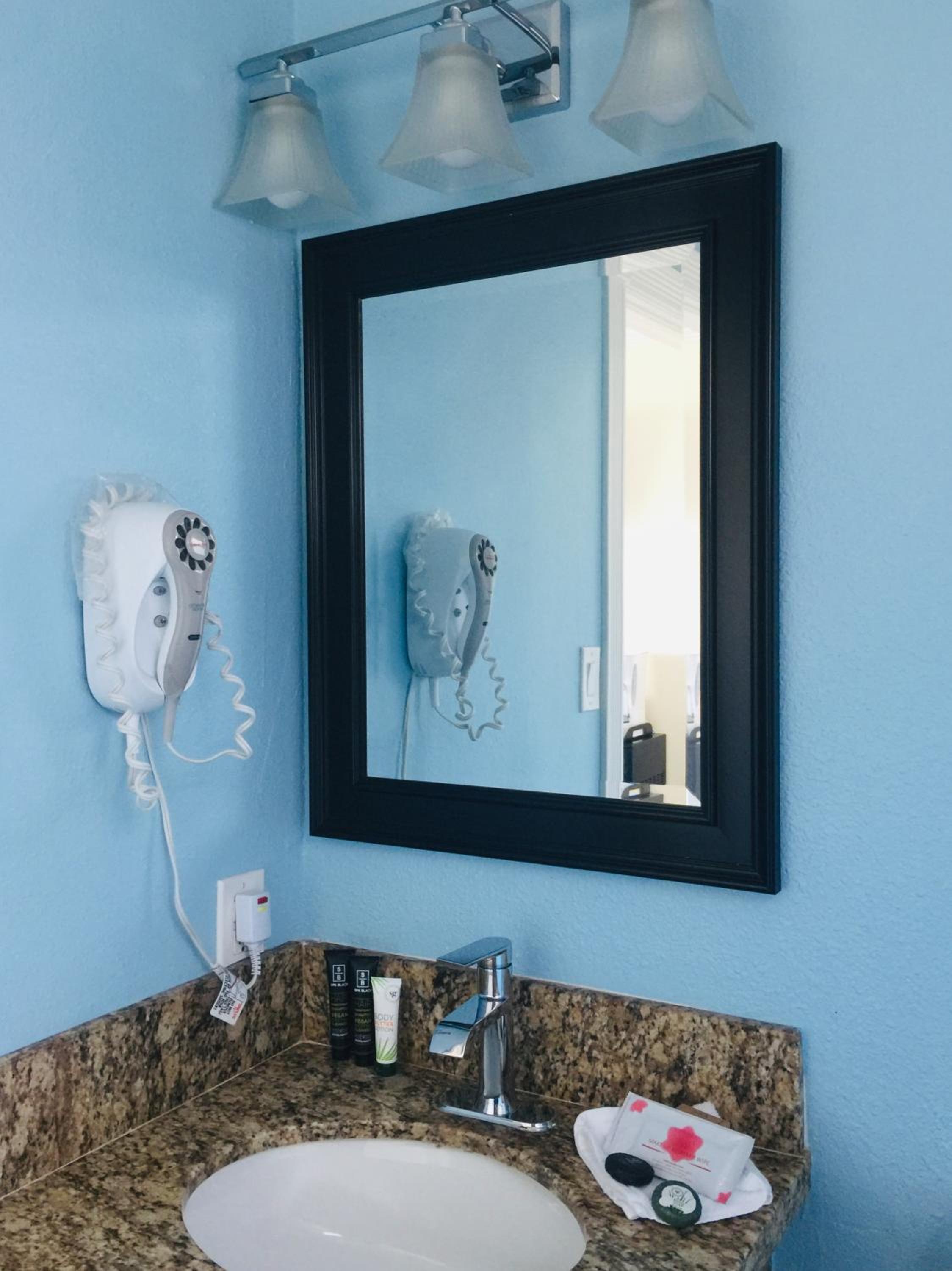 Dolphin Cove Motel
