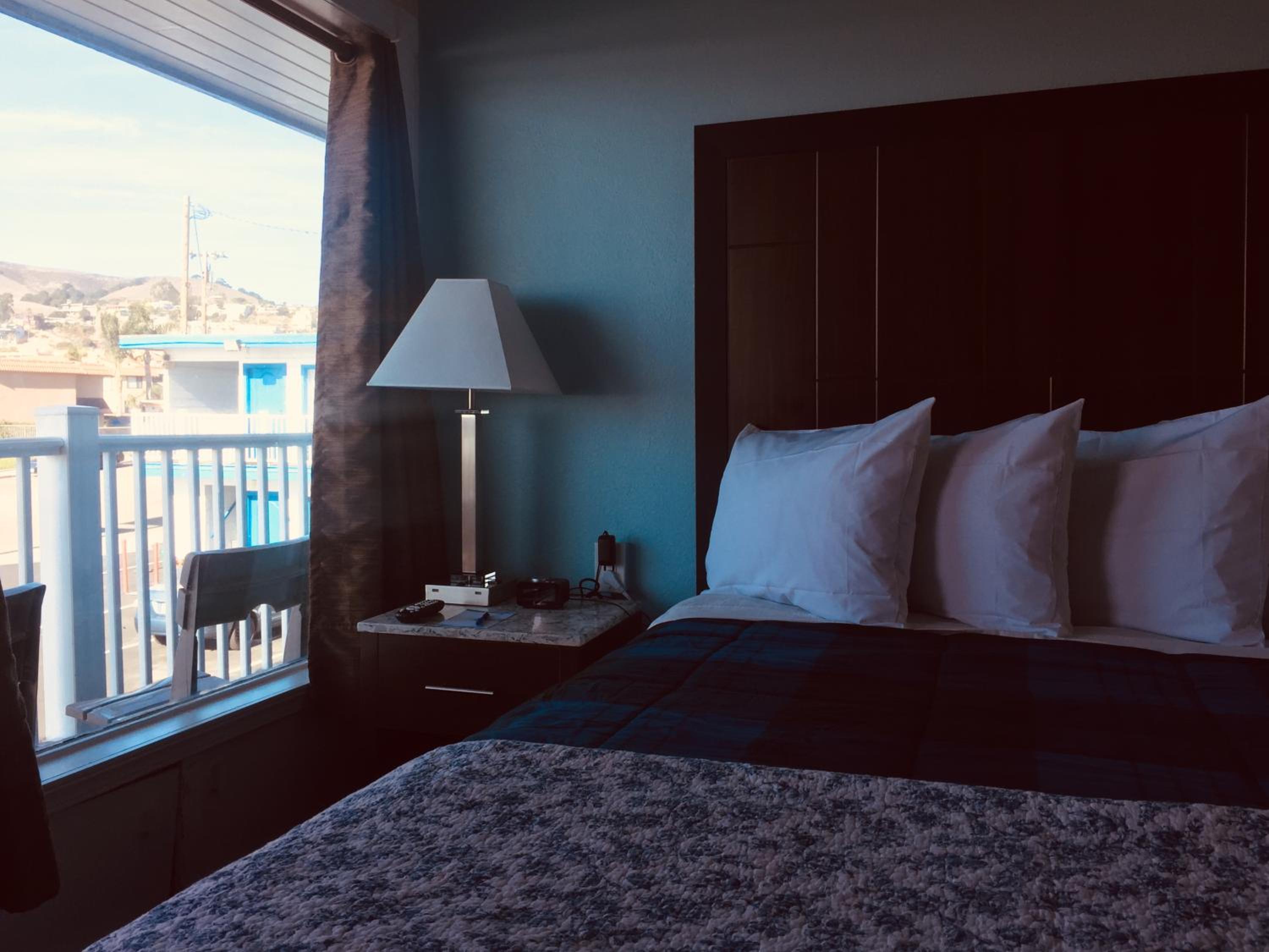 Dolphin Cove Motel