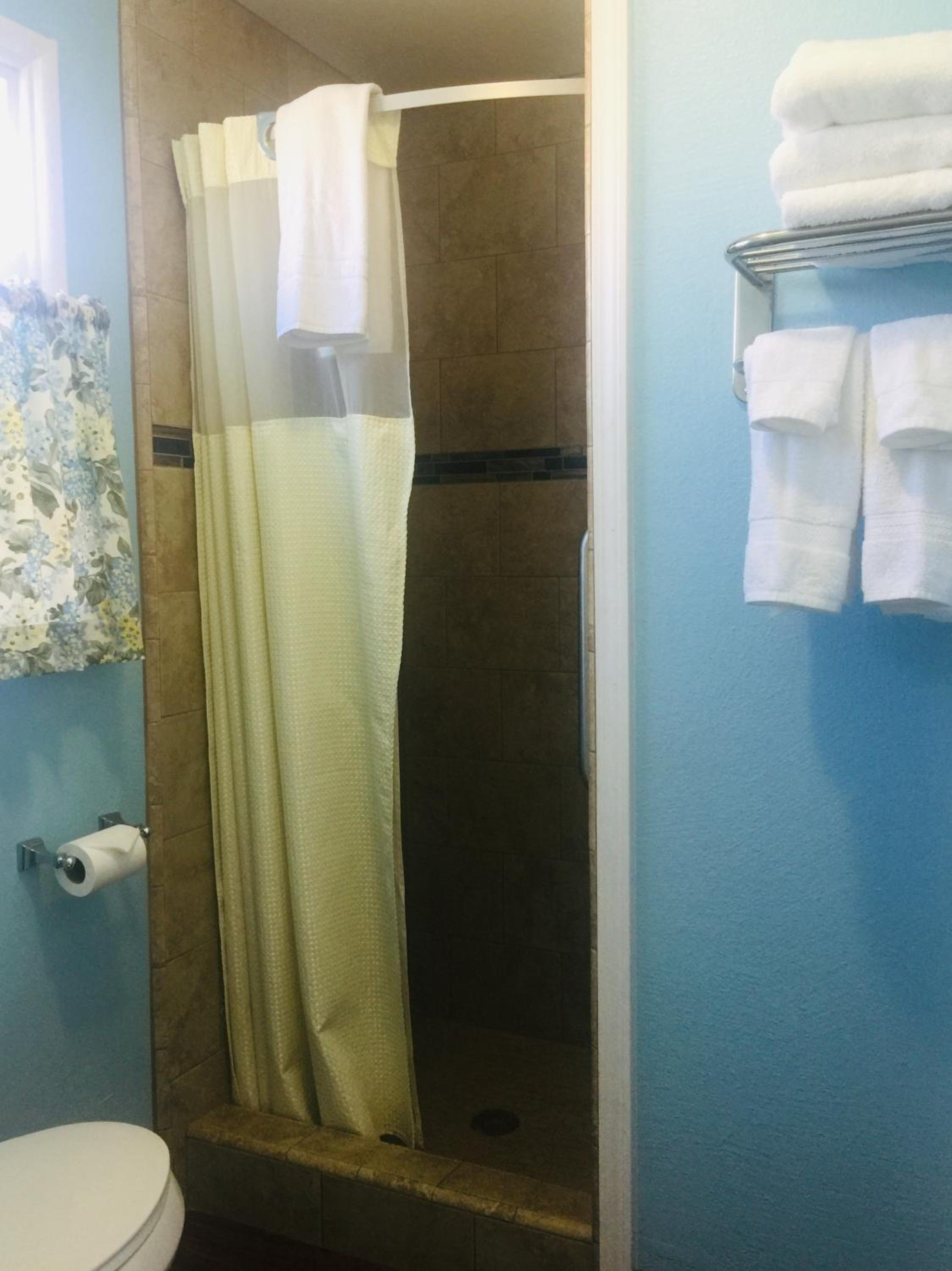 Dolphin Cove Motel