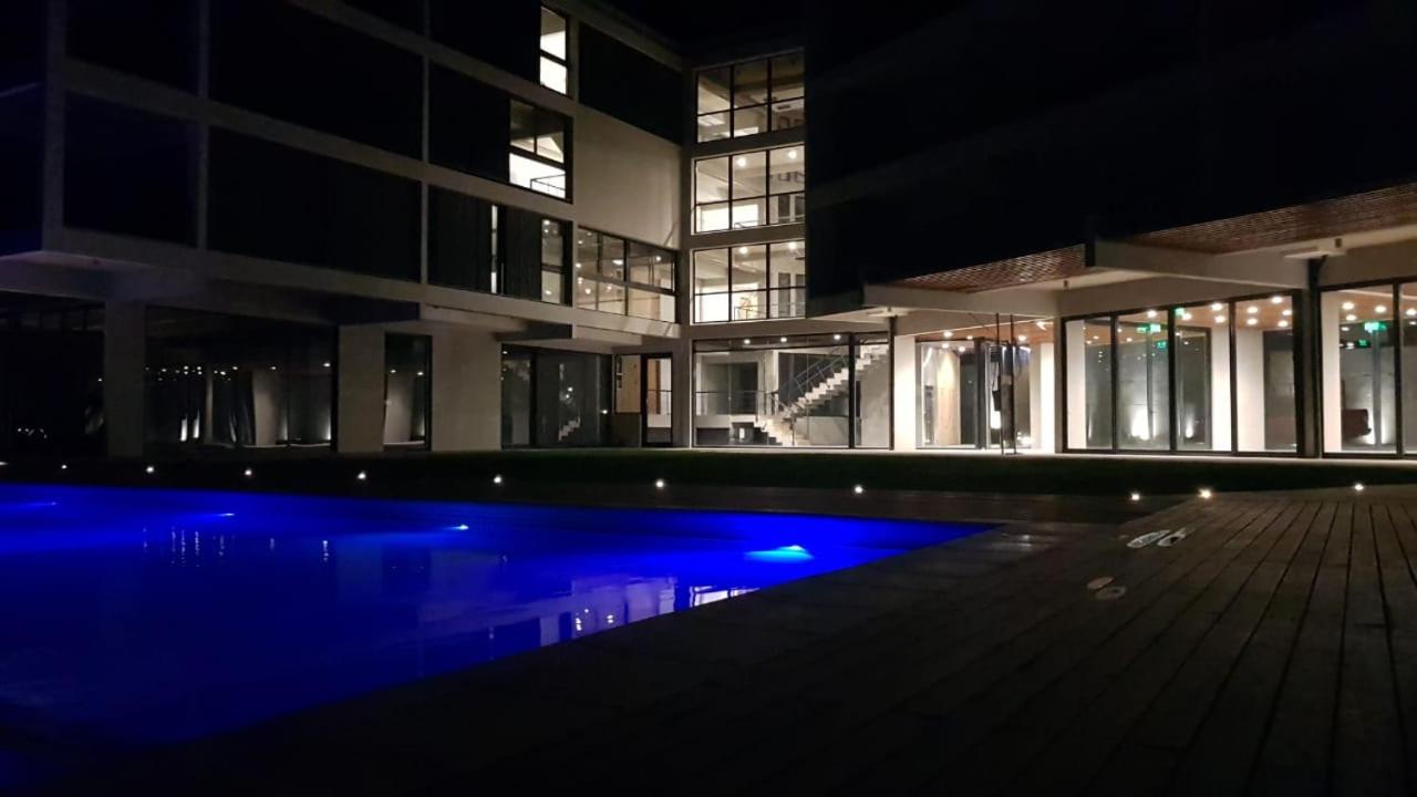 Puerto del Águila Departamentos sobre el Lago - The View Luxury Aparts