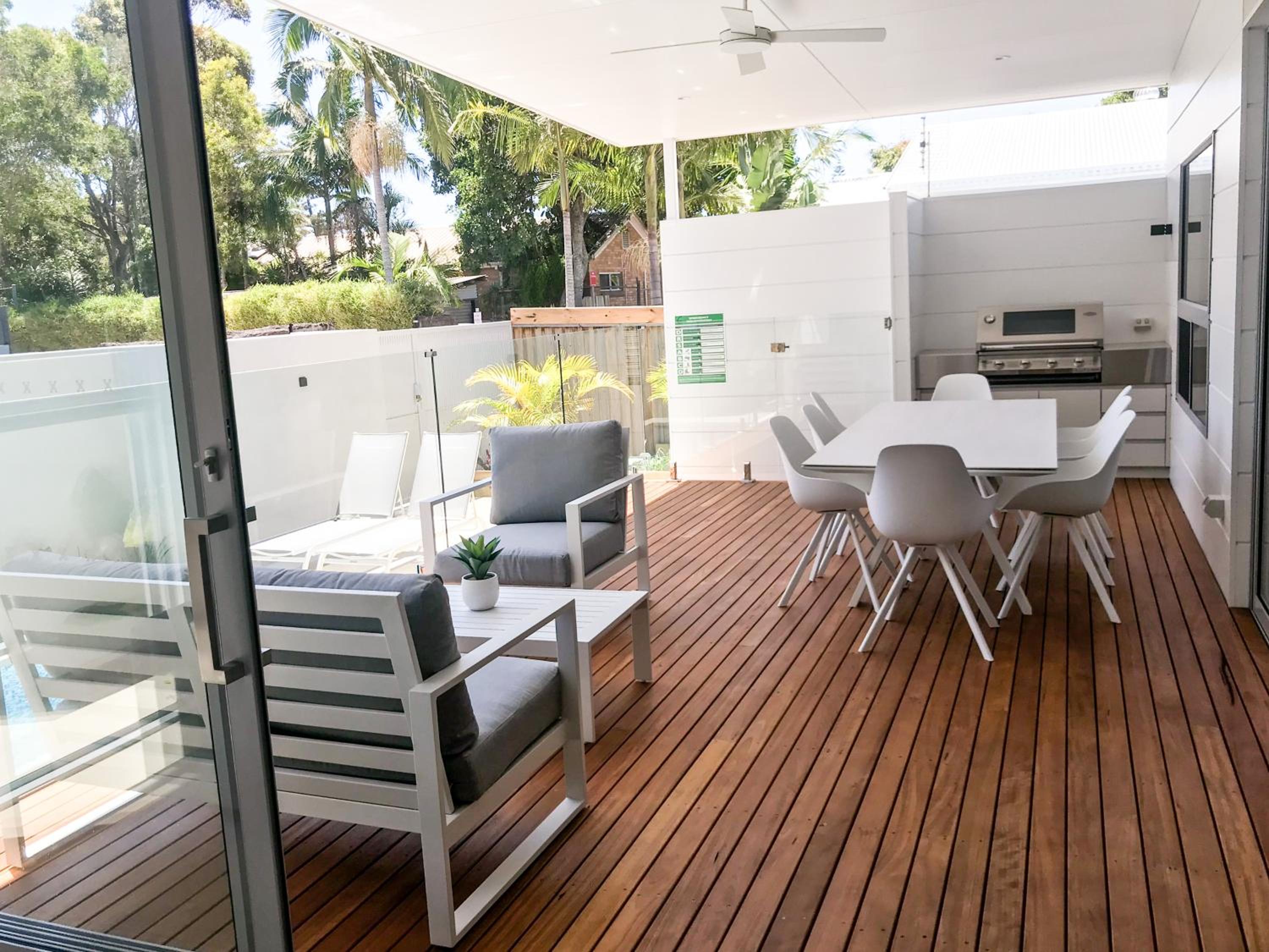 Fat Frog Beach Houses view 4