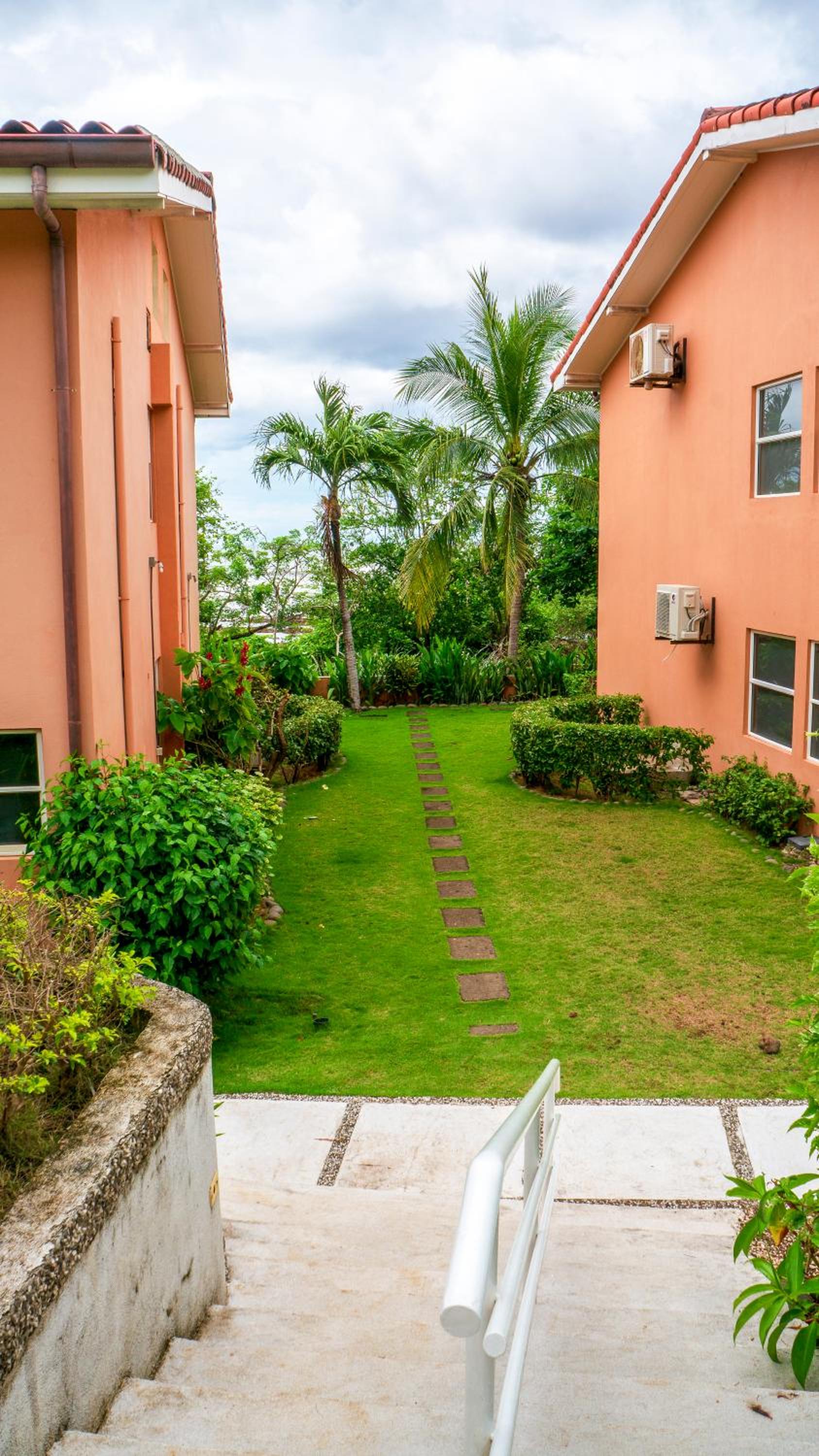 BL10 Bahia Langosta On the Beach 1bed+1bath