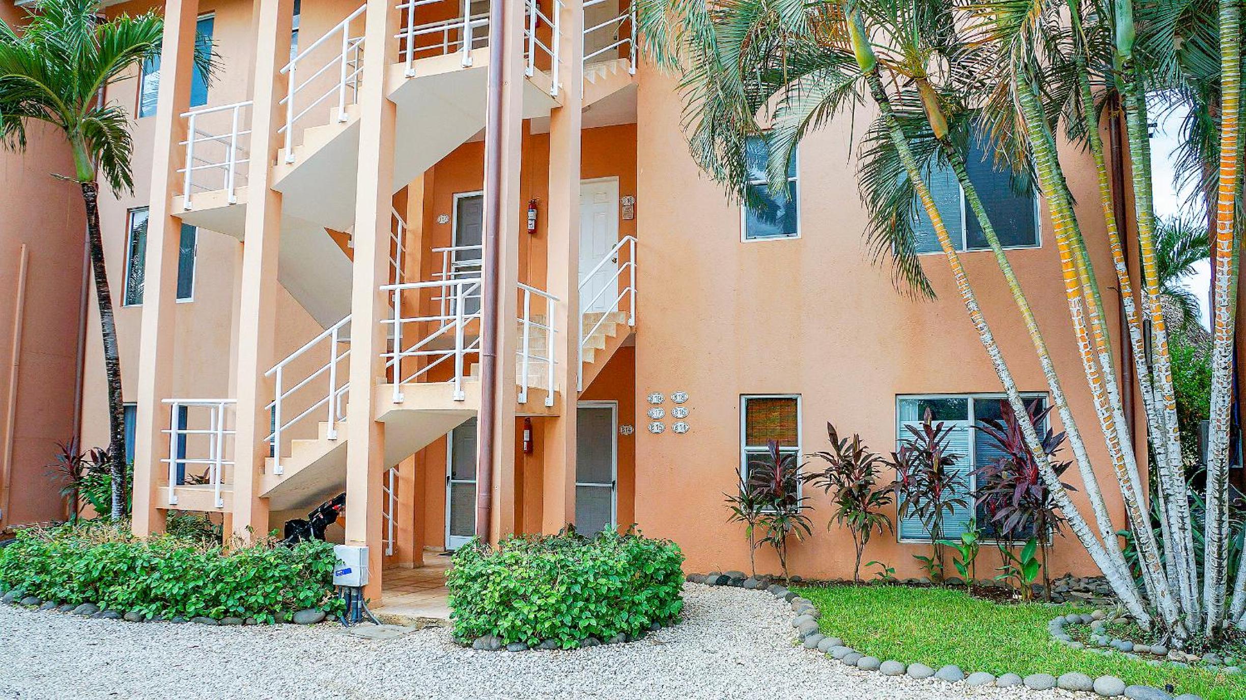 BL10 Bahia Langosta On the Beach 1bed+1bath