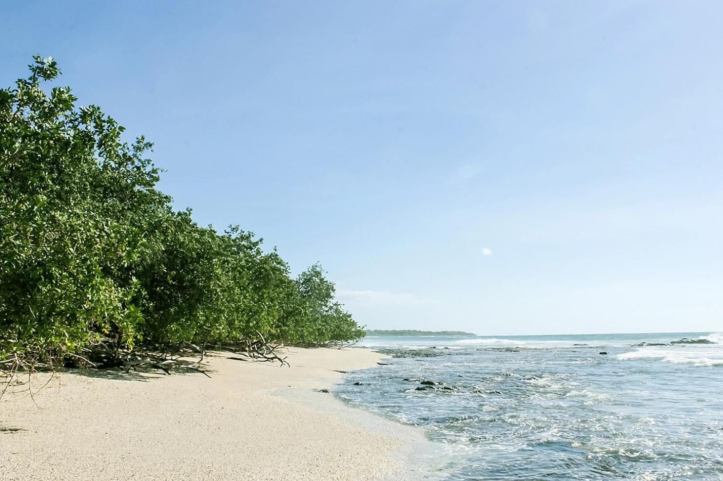 BL10 Bahia Langosta On the Beach 1bed+1bath