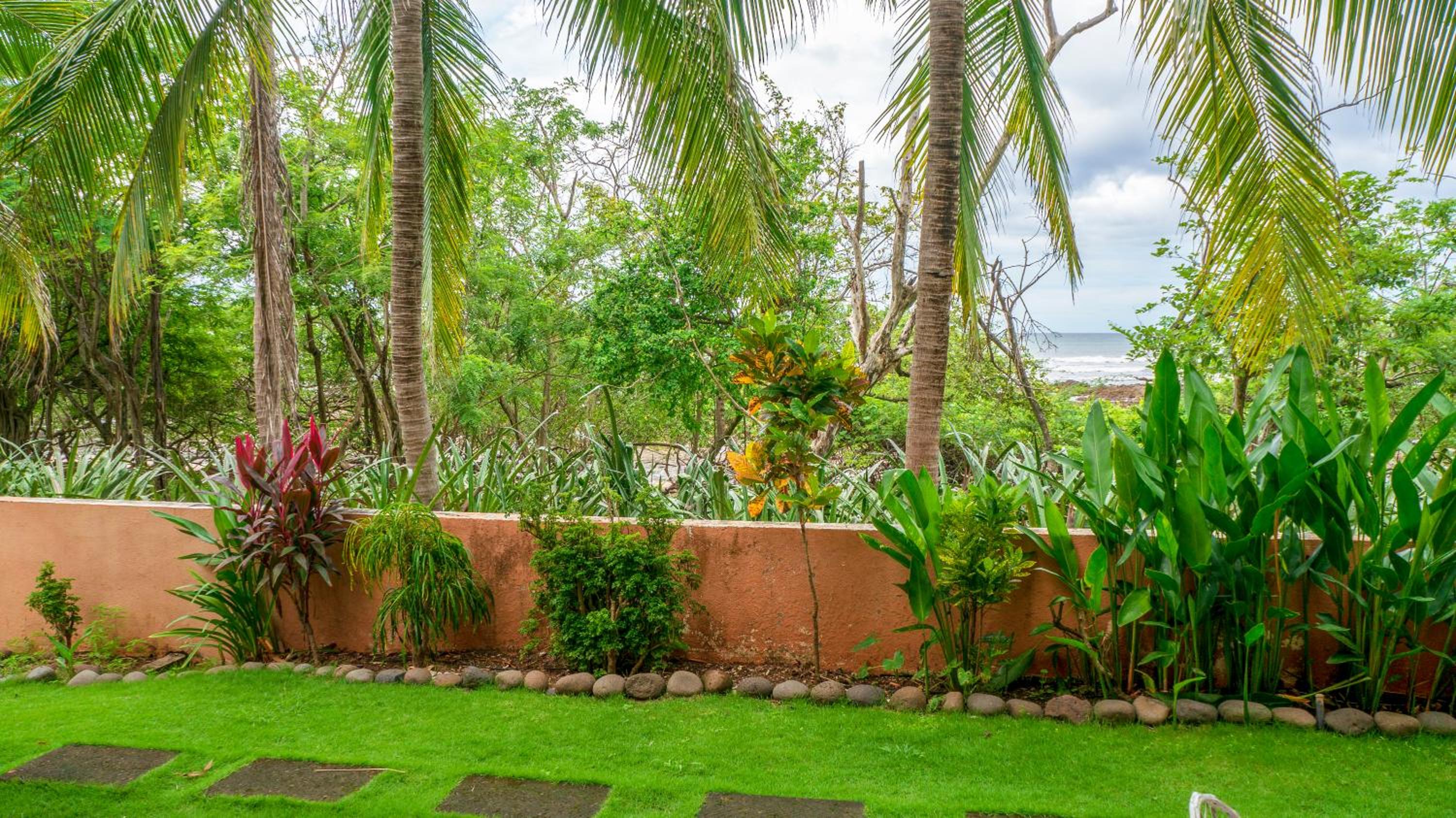 BL10 Bahia Langosta On the Beach 1bed+1bath