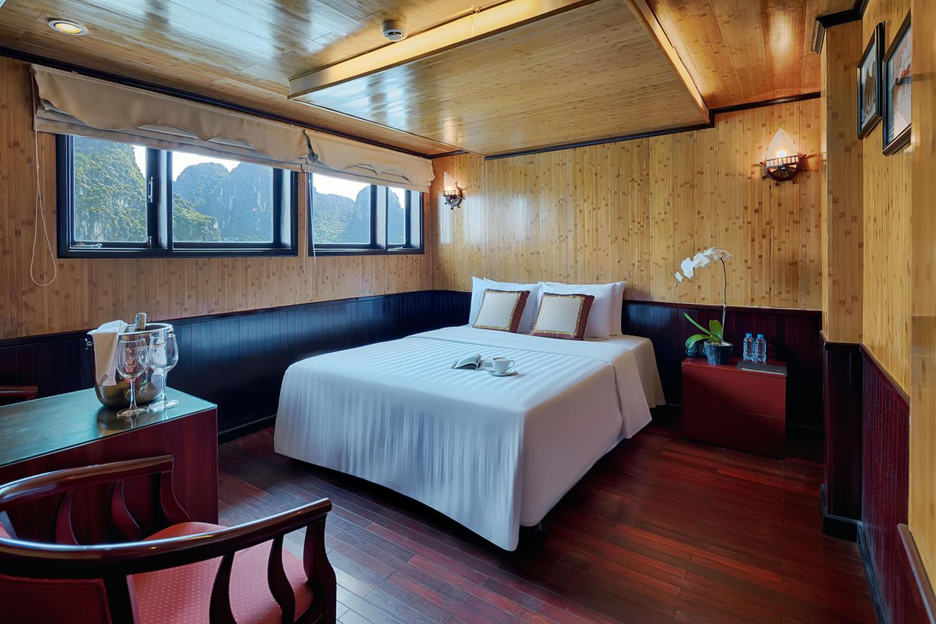 Syrena Cruises
