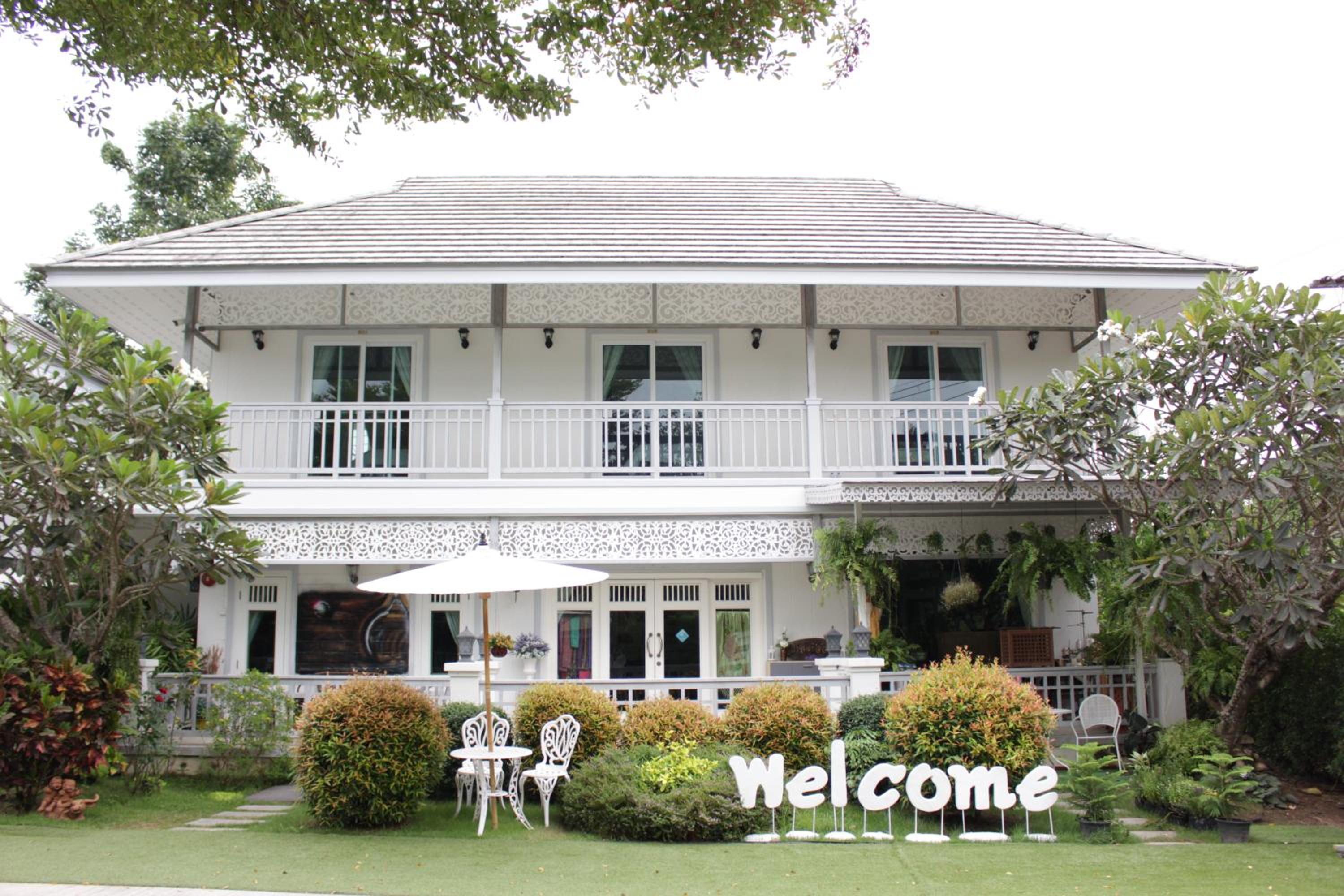 Moeimanee Resort