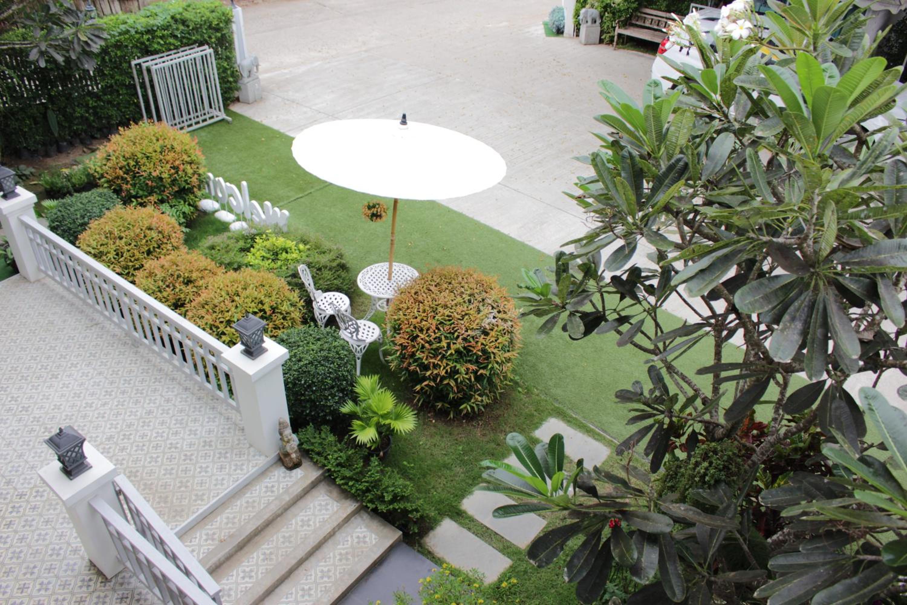 Moeimanee Resort