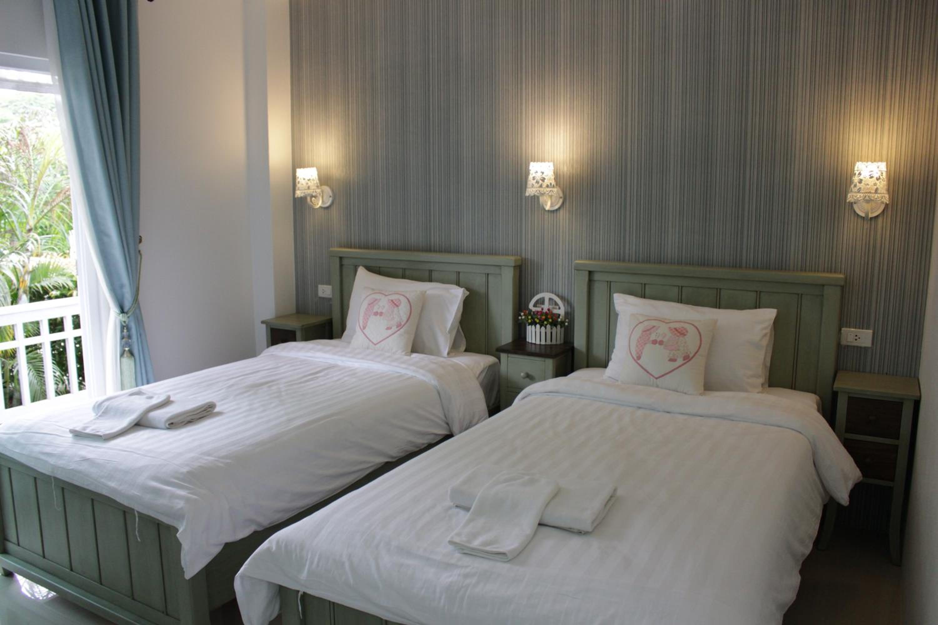 Moeimanee Resort