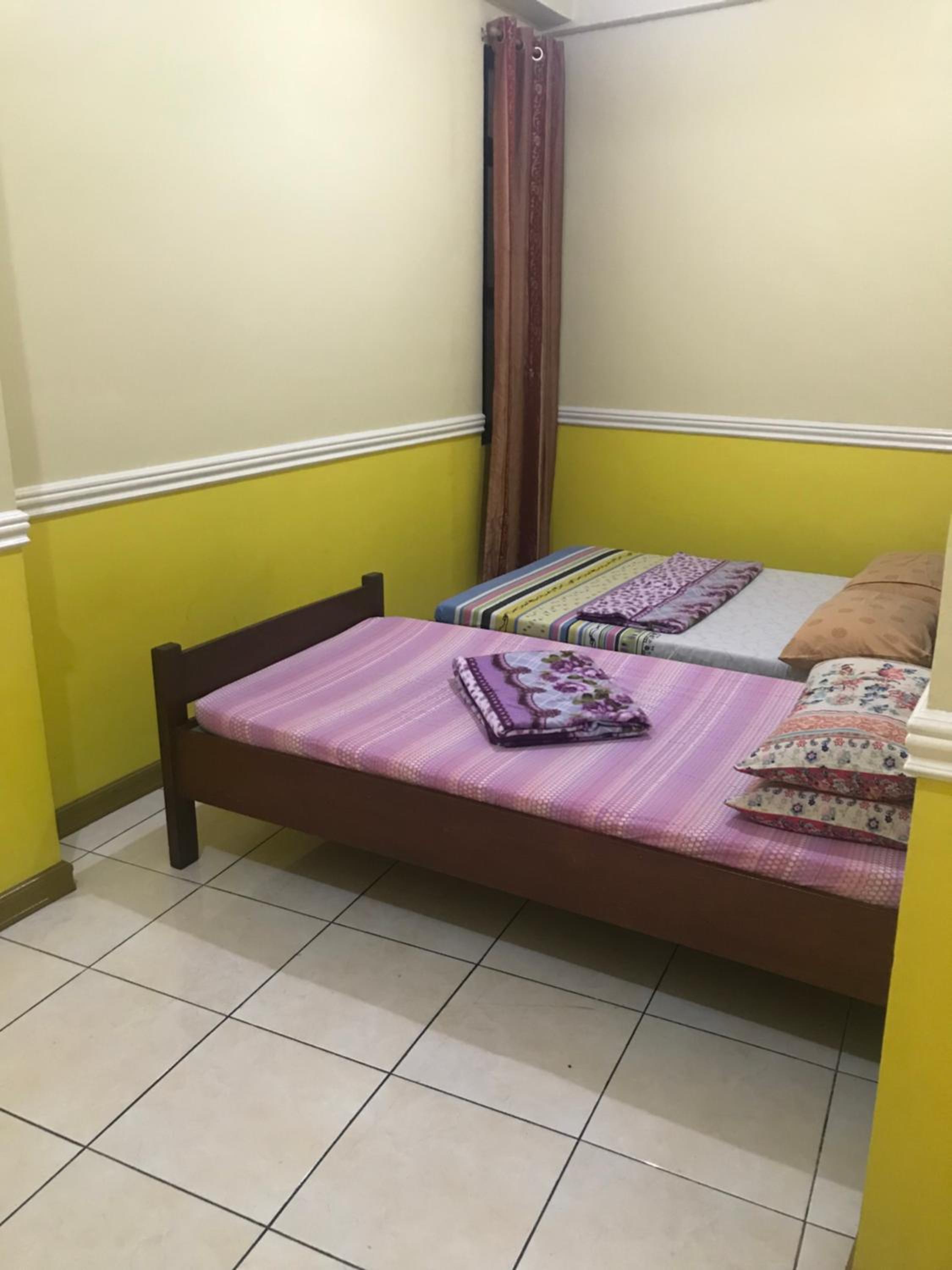 ASHBURN'S TRANSIENT BAGUIO - BASIC SLEEP and GO, LIMITED PAY PARKING, SELF SERVICE