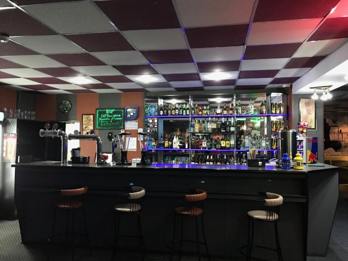 bar