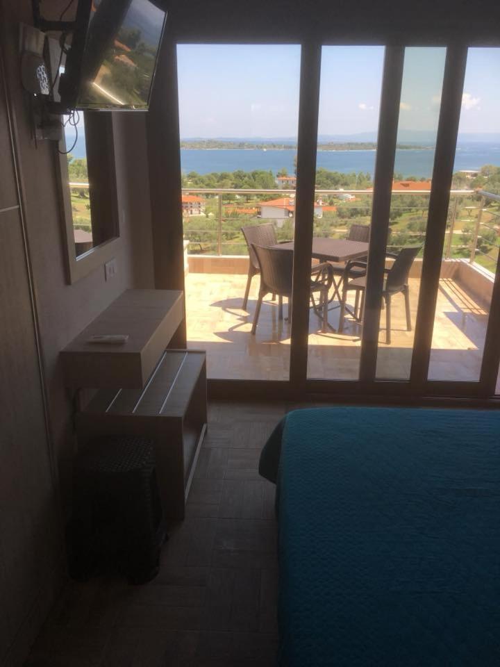 Thealos Rooms