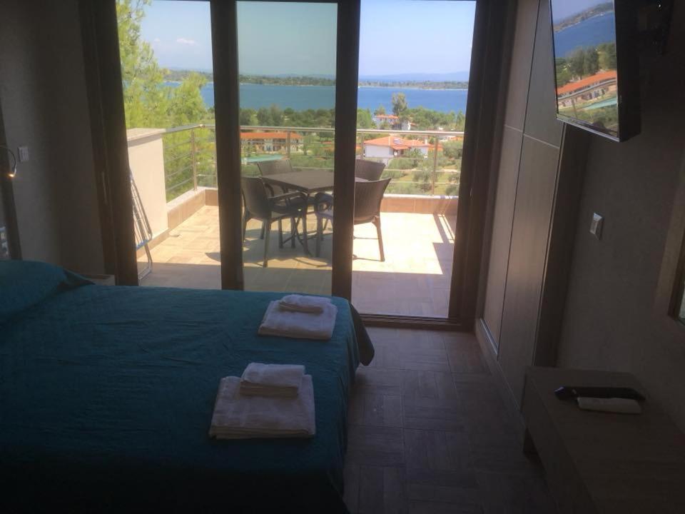 Thealos Rooms