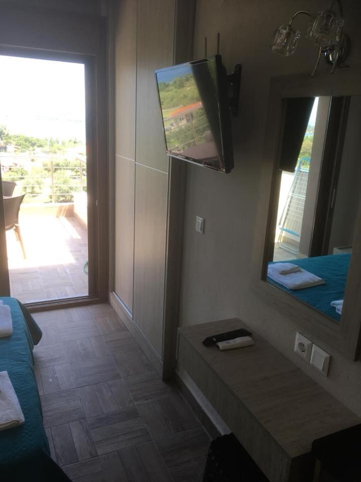 Thealos Rooms